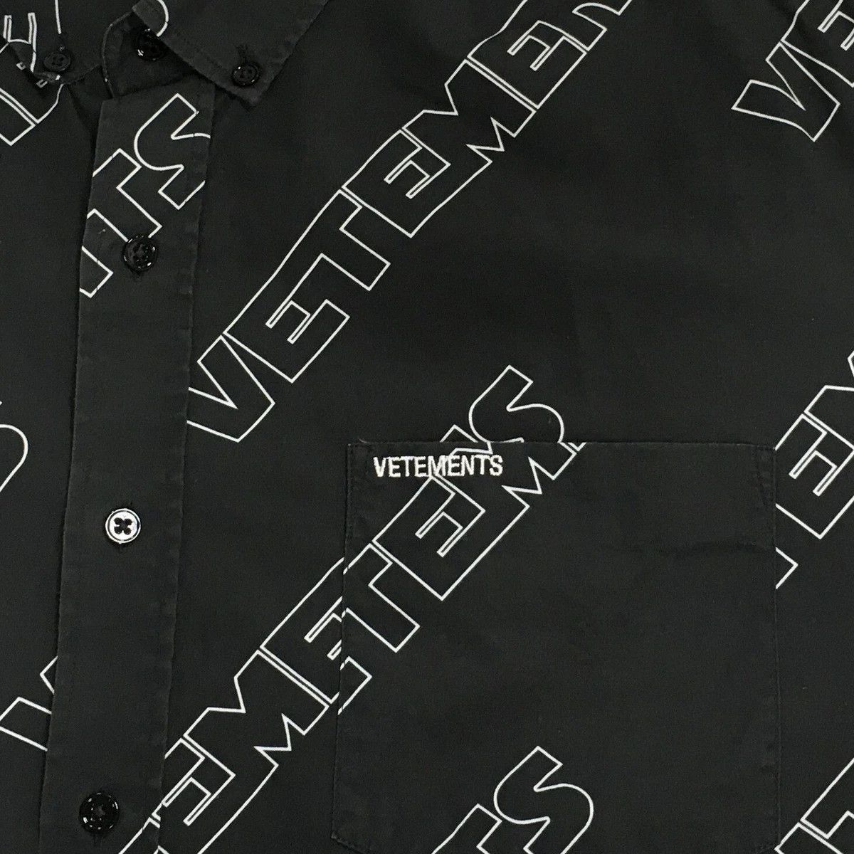 Vetements Vetements 18SS Logo Pattern Oversized Shirt M Streetwear Size US M / EU 48-50 / 2 - 3 Thumbnail