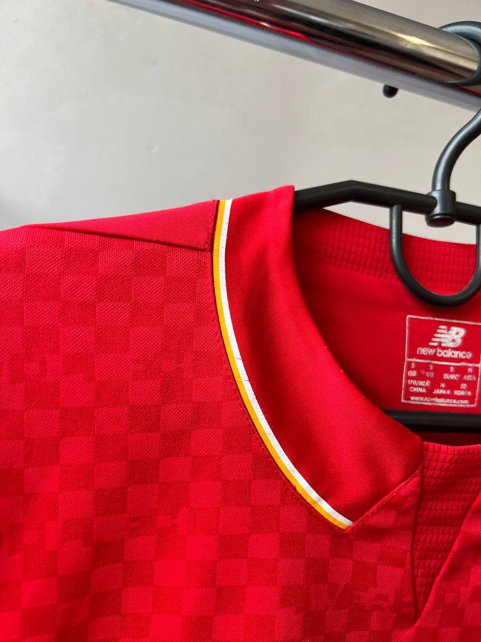New Balance 2015/16 LIVERPOOL FC HOME SOCCER JERSEY FOOTBALL SHIRT SZ S Size US S / EU 44-46 / 1 - 11 Thumbnail