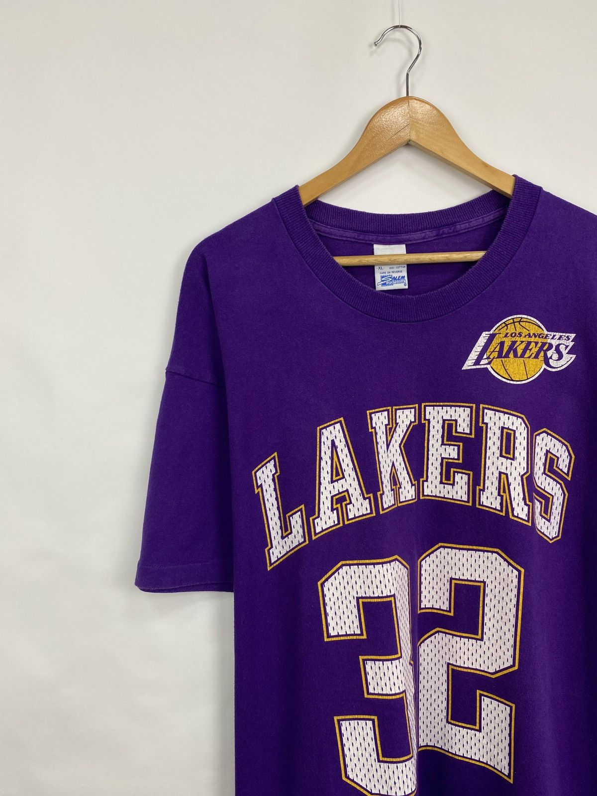 NBA × Salem Sportswear × Vintage 🇺🇸 Vintage 90s Magic Johnson Los Angeles Lakers T-Shirt Retro Size US XL / EU 56 / 4 - 2 Thumbnail