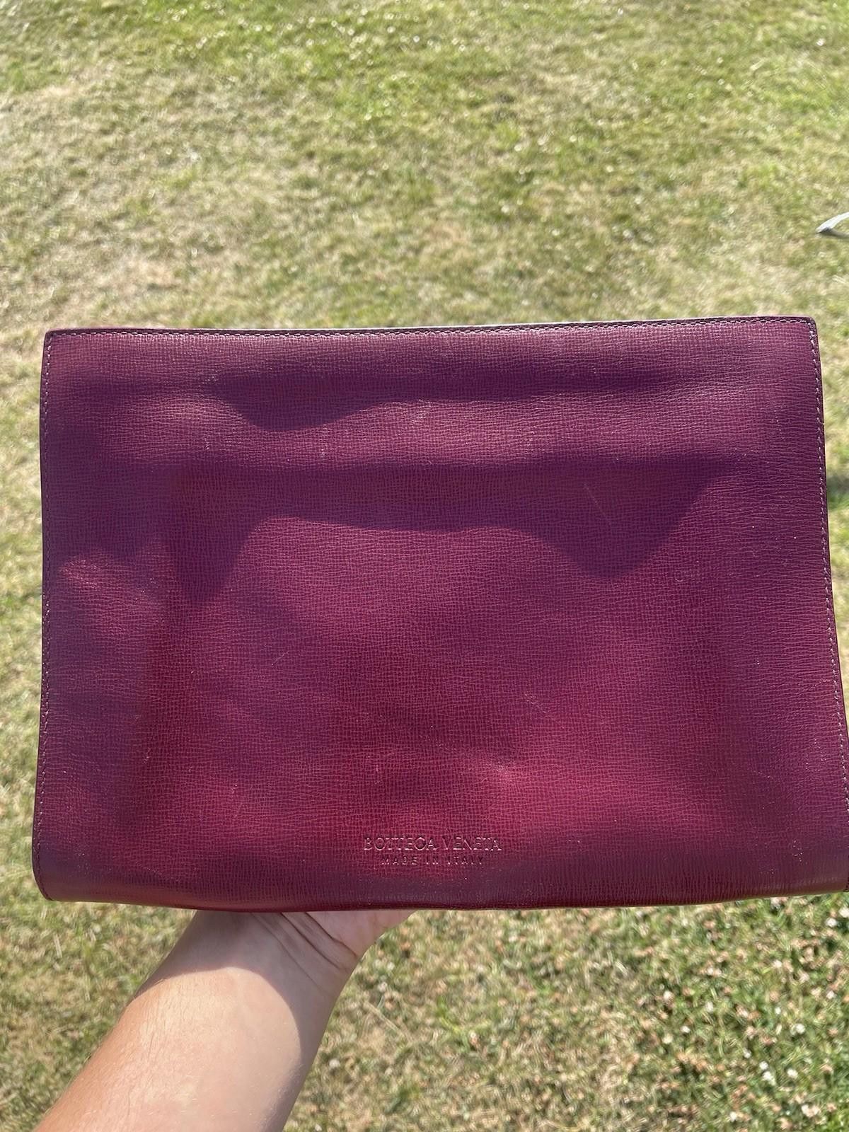 Bottega Veneta Vintage Bottega Veneta Burgundy Leather Clutch Bag Size ONE SIZE - 1 Thumbnail