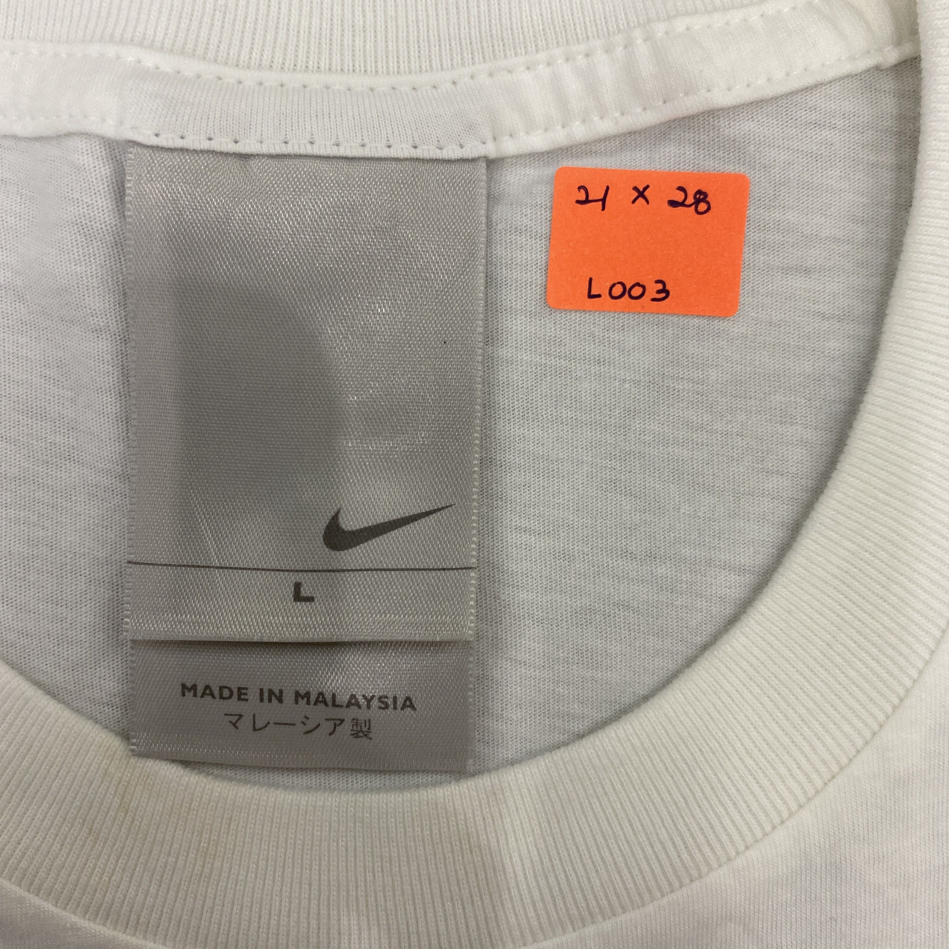 Nike Vintage Nike Small Logo T-Shirt - L003 Size US M / EU 48-50 / 2 - 3 Thumbnail