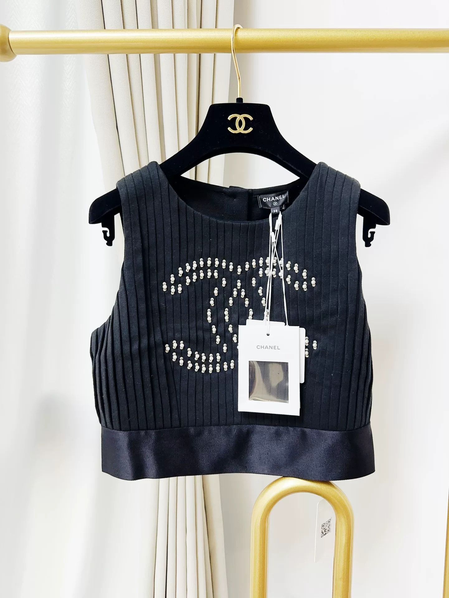 Chanel Chanel 22A Pearl CC Logo Sleeveless Top Size US M / EU 48-50 / 2 - 1 Thumbnail