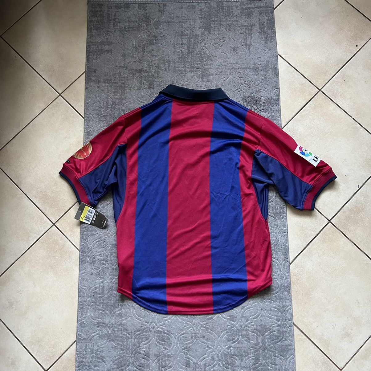 Nike DSWT 00/01 FC Barcelona Nike jersey soccer vintage Size US S / EU 44-46 / 1 - 5 Thumbnail