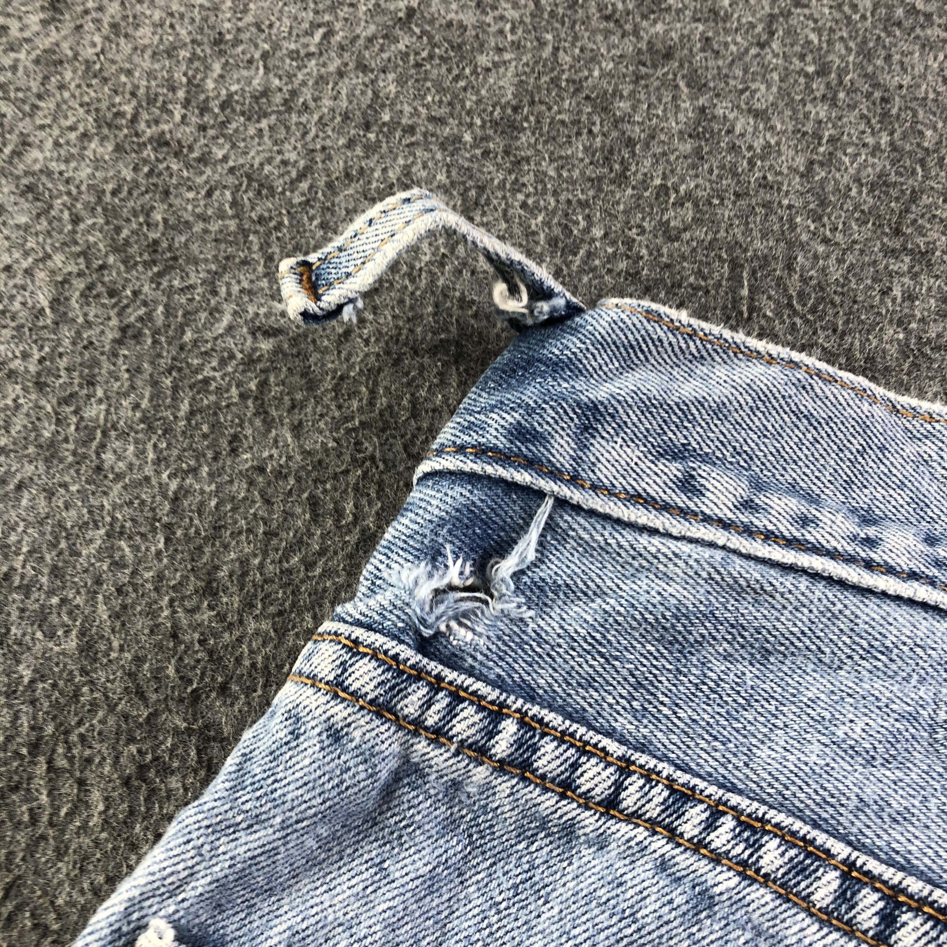 Levi's Vintage Blue Wash Levis 505 Jeans-J3046 Size US 35 - 10 Thumbnail