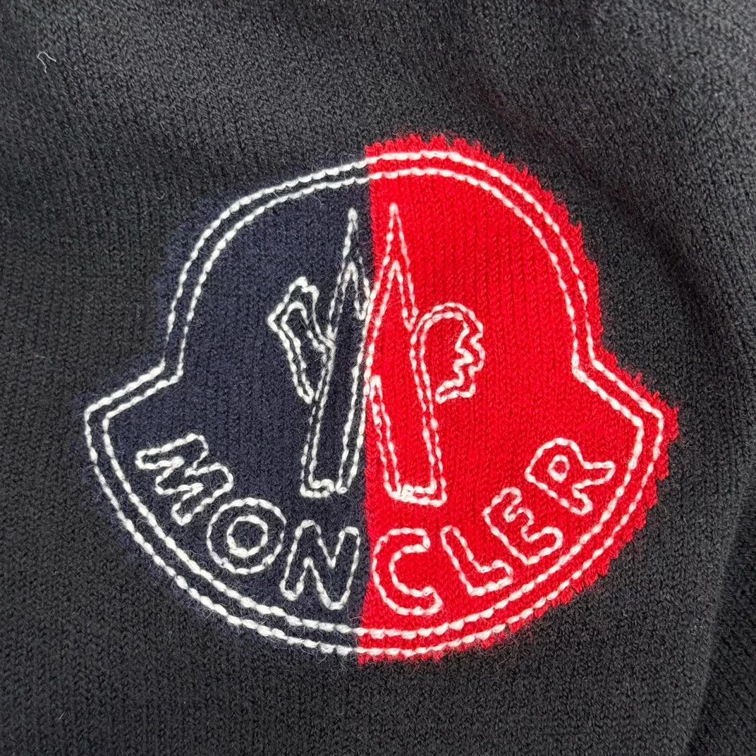 Moncler rove0490 Moncler Black and Red Embroidered Logo Wool Sweater Size M / US 6-8 / IT 42-44 - 4 Thumbnail