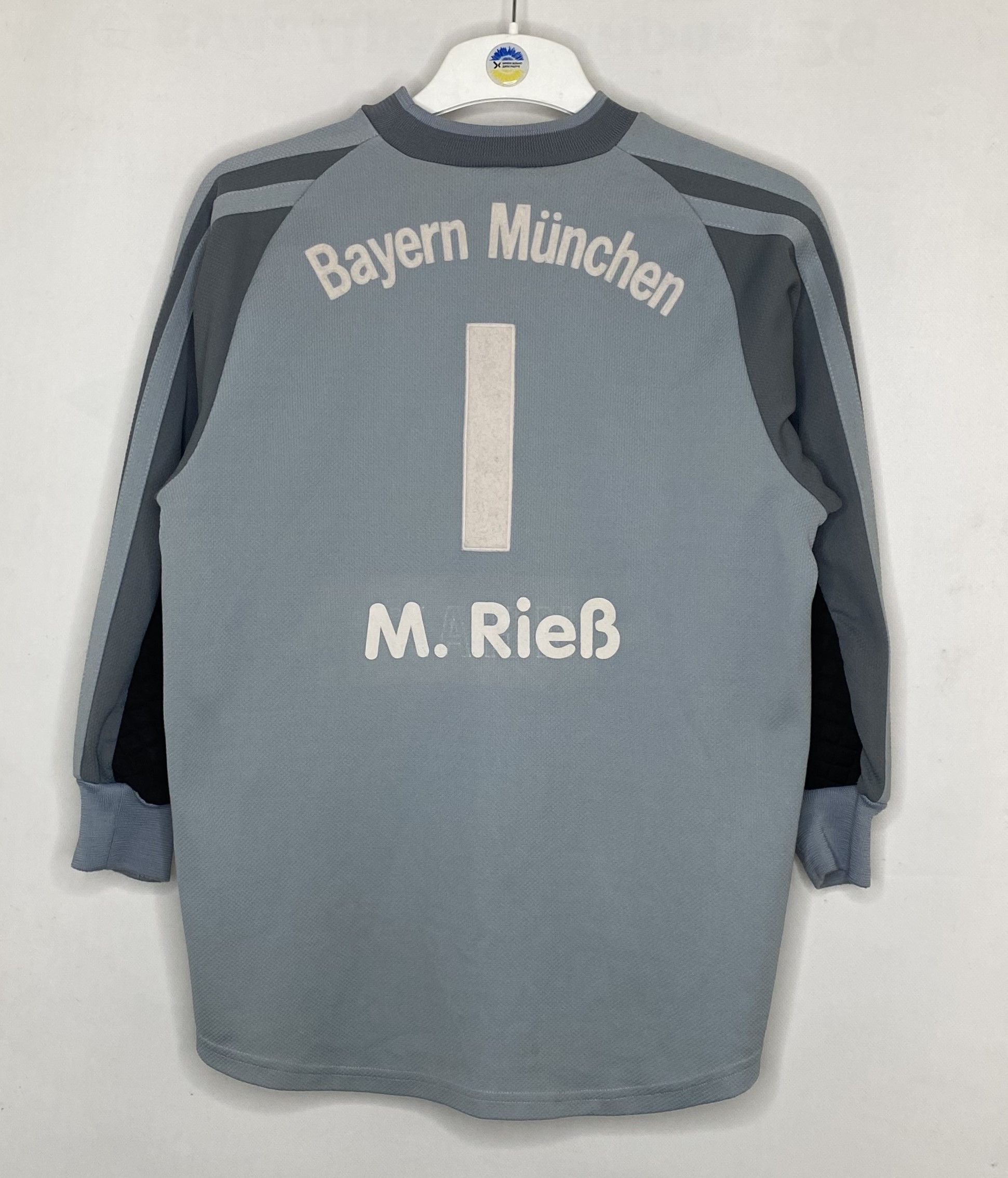Adidas BAYERN MUNICH 2002 GOALKEEPER FOOTBALL SHIRT SOCCER JERSEY Size US XS / EU 42 / 0 - 2 Thumbnail