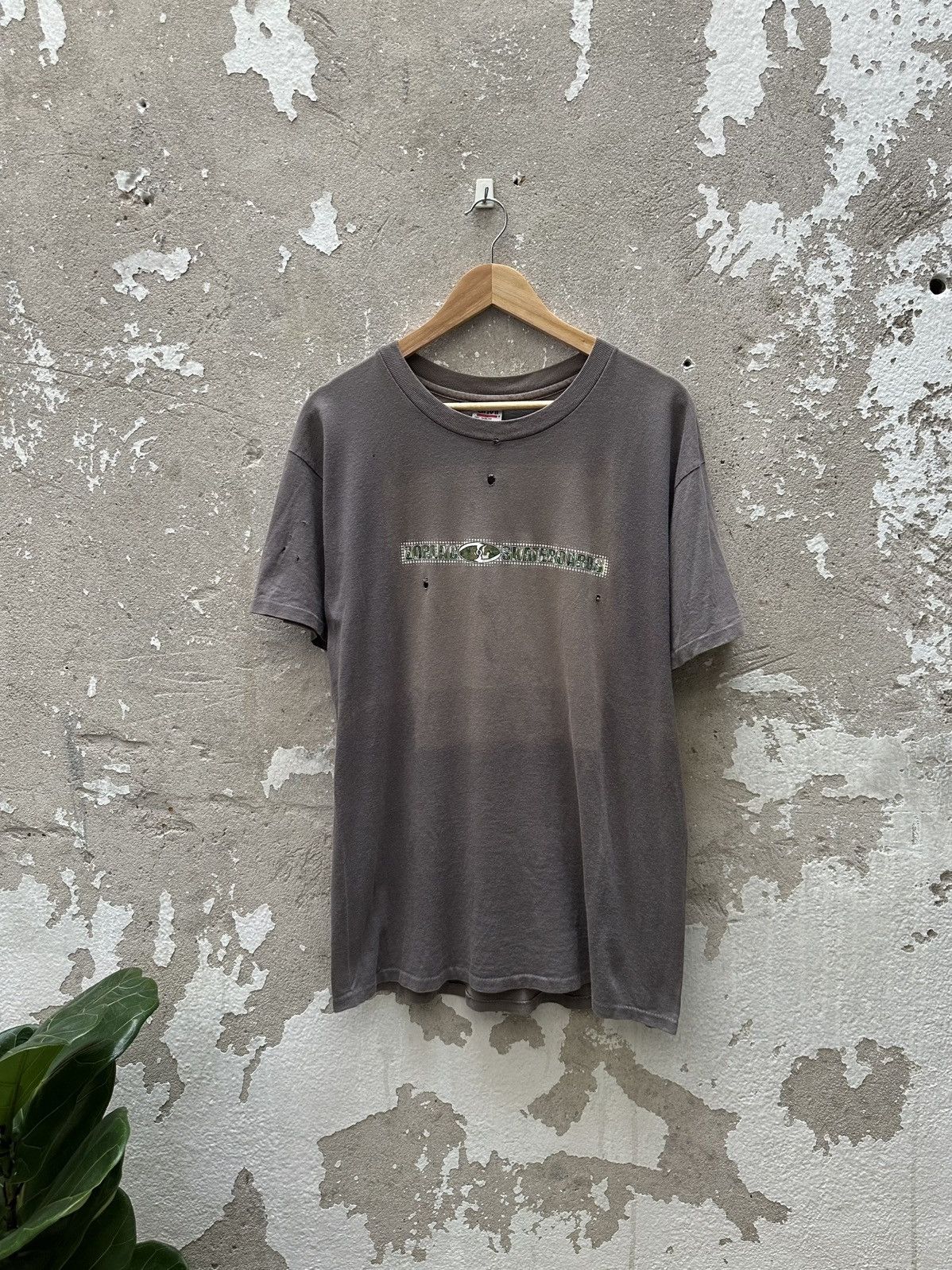 Anvil Vintage 90's Zorlac Skateboard Distrssed Tees Size US L / EU 52-54 / 3 - 1 Thumbnail