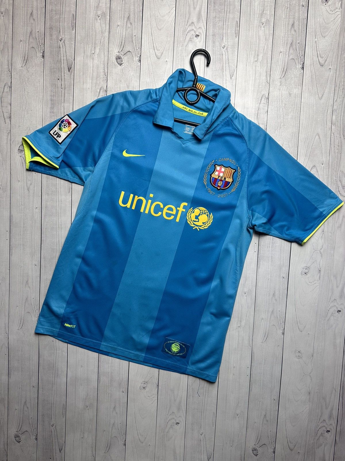 Vintage Vintage Nike Barcelona soccer jersey blue rare size m Size US M / EU 48-50 / 2 - 1 Thumbnail
