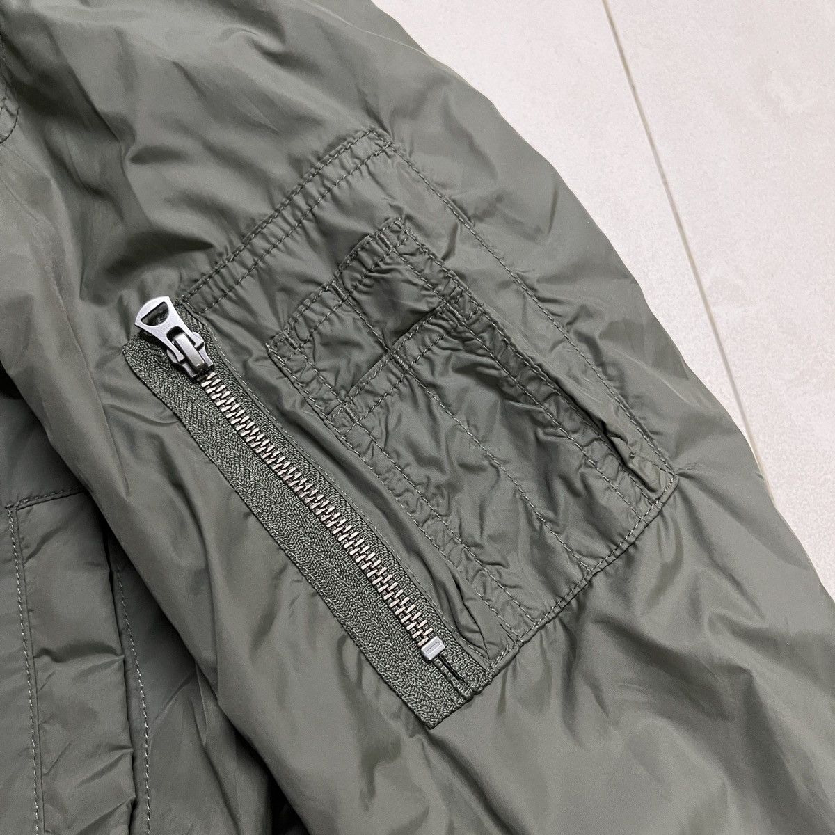 Uniqlo Uniqlo Sunfaded Bomber Jacket Size US L / EU 52-54 / 3 - 12 Thumbnail