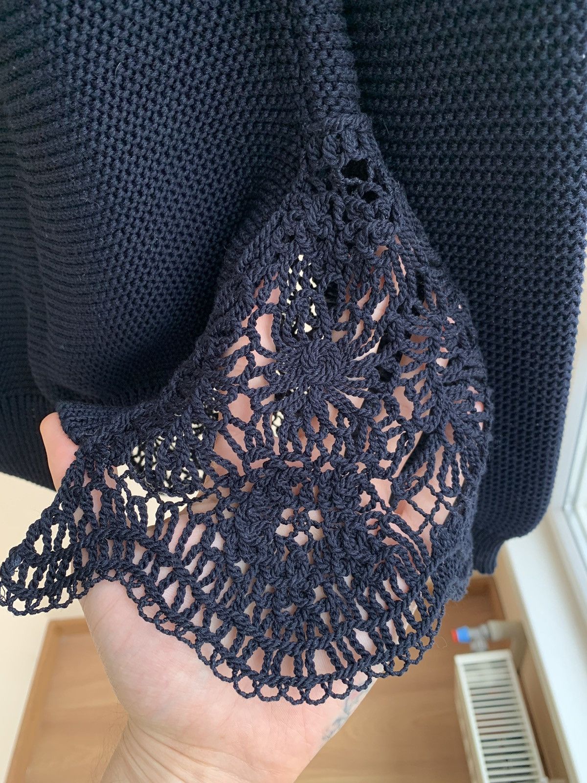 Stella McCartney Stella McCartney Crochet-Paneled V-Neck Cotton Knit Sweater Size M / US 6-8 / IT 42-44 - 8 Thumbnail