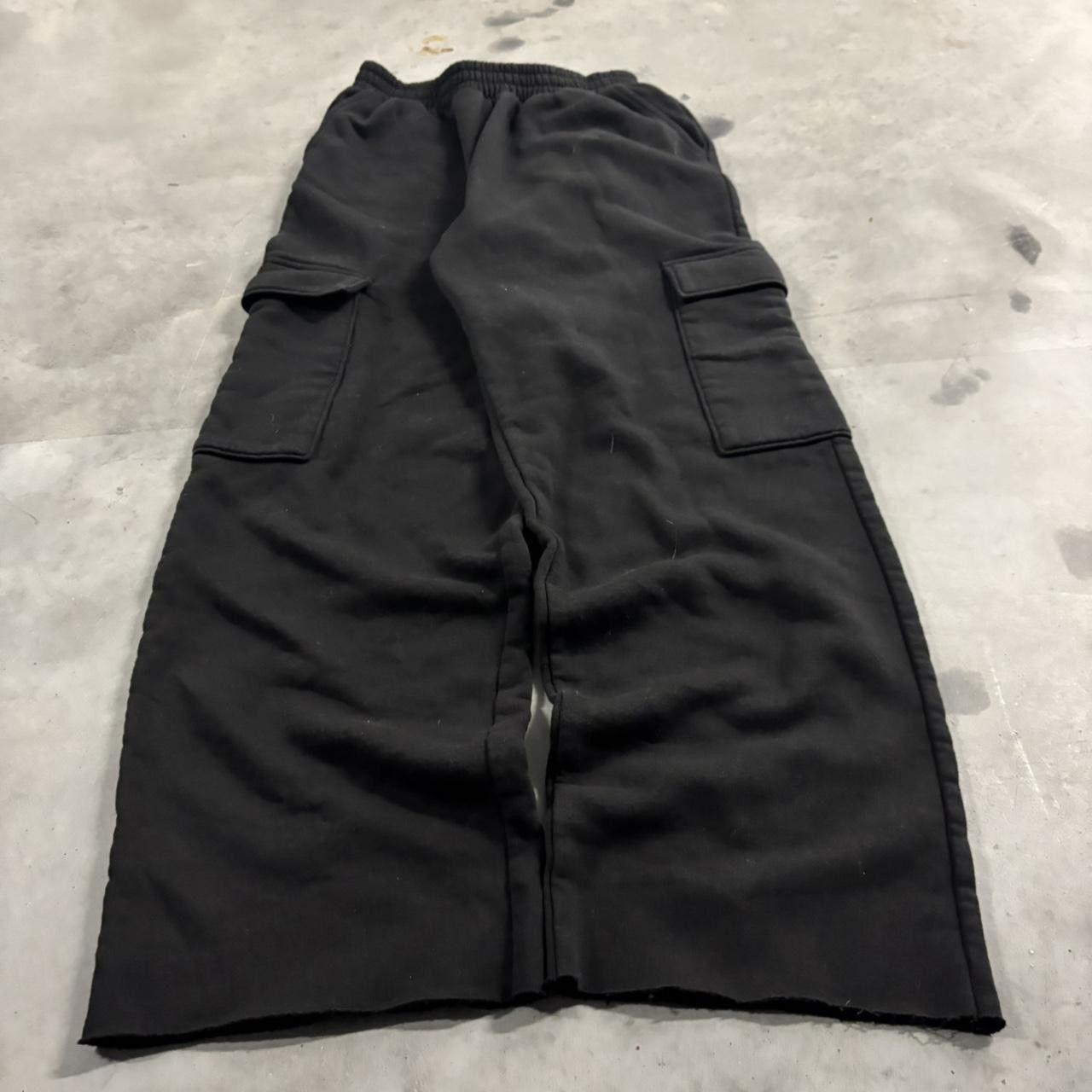 Vintage Crazy Vintage Y2K/2000s Black Streetwear Cargo Sweatpants! Size XXS Size US 26 / EU 42 - 2 Thumbnail