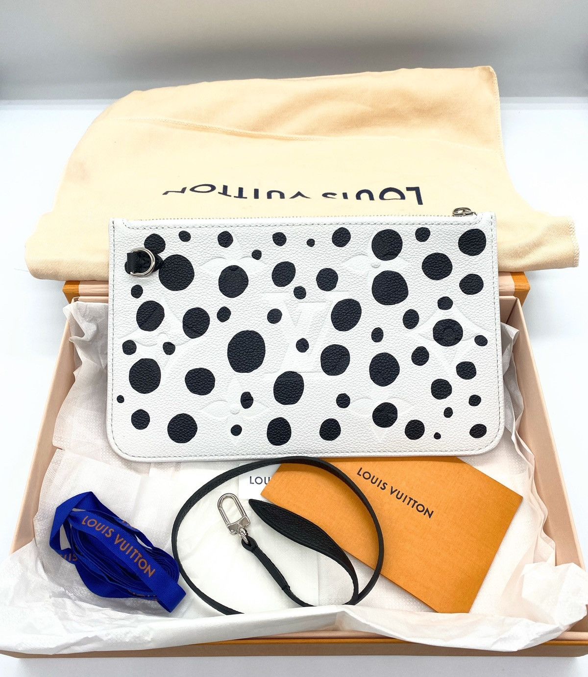 ⭐️LTD⭐️LV x YK Monogram Empreinte Neverfull Dots Pochette