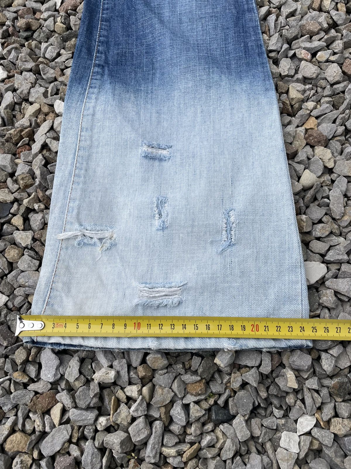 Dolce & Gabbana Vintage 00’s Dolce & Gabbana Flared Bootcut Distressed Jeans Size 27" / US 4 / IT 40 - 15 Thumbnail