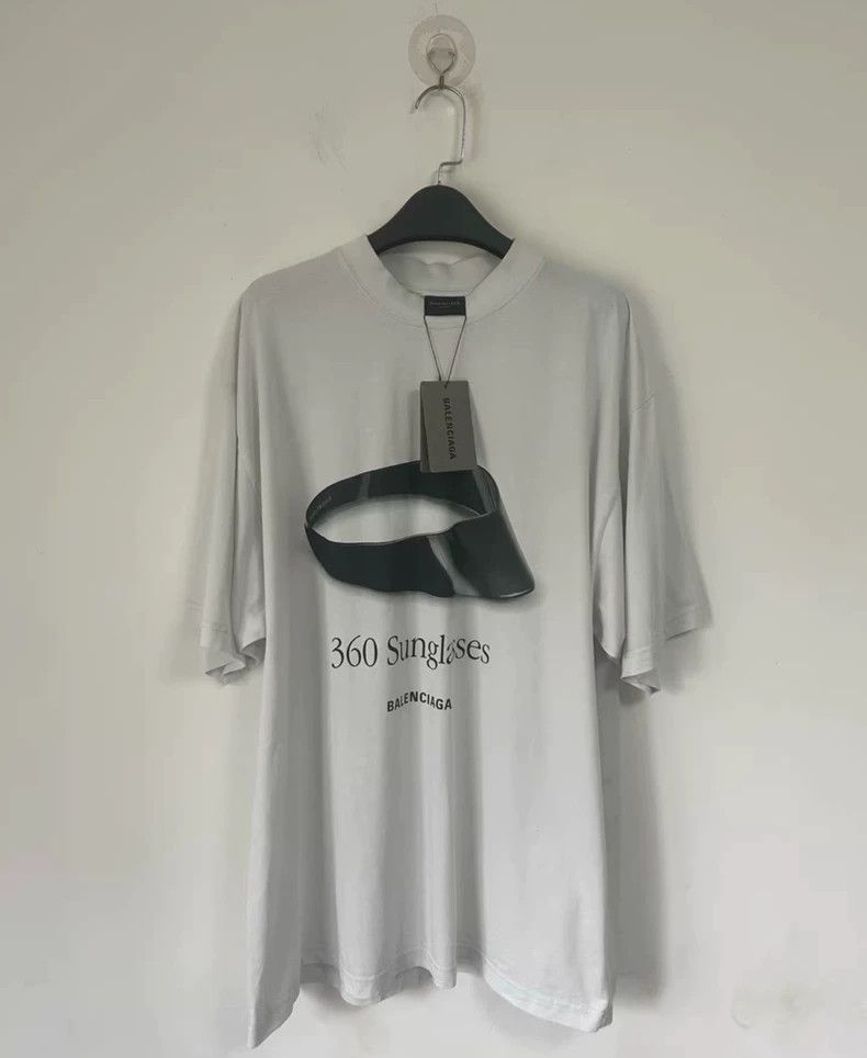 Balenciaga Balenciaga 3D Print Logo Short Sleeve Tee - dmc Size US M / EU 48-50 / 2 - 1 Thumbnail