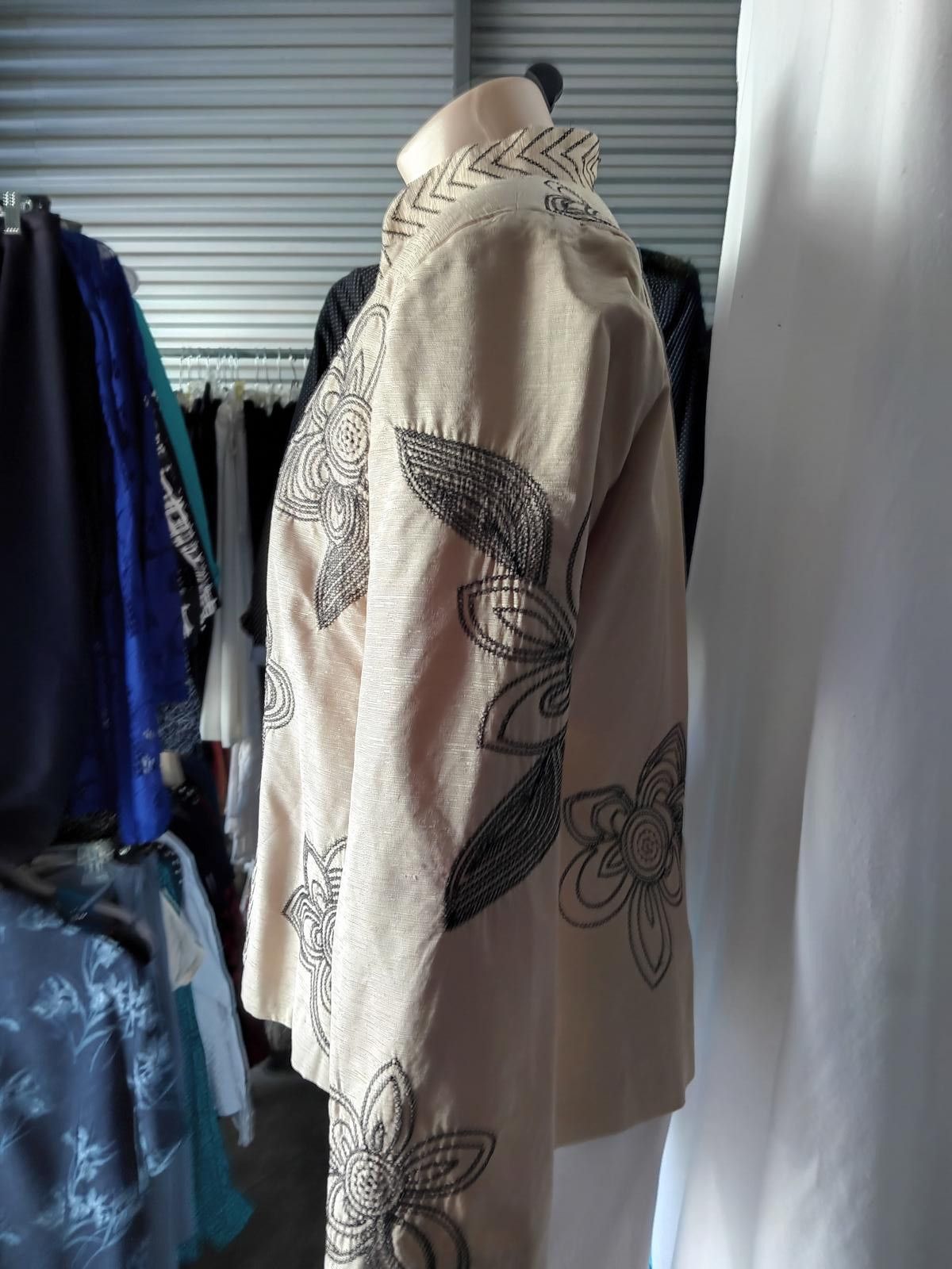 Designer Susan Bristol Floral Embroidered Jacket Size L / US 10 / IT 46 - 2 Thumbnail