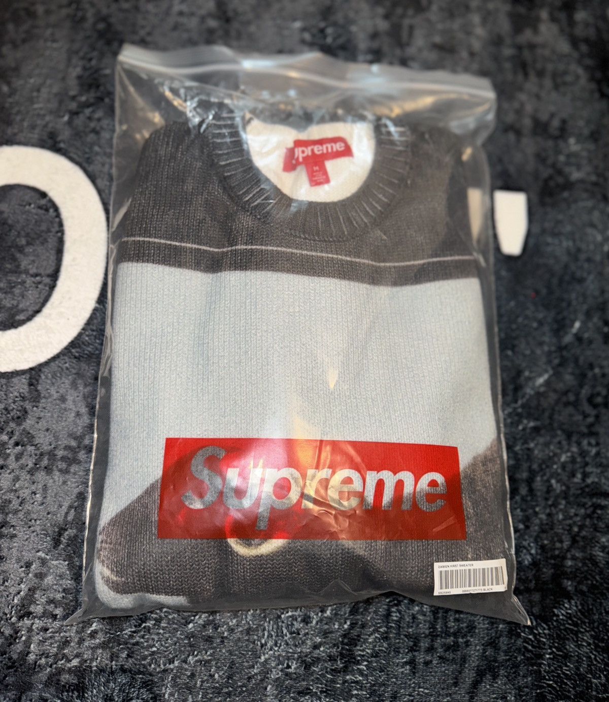 Supreme Supreme Damien Hirst Sweater (2025) Size US M / EU 48-50 / 2 - 4 Thumbnail
