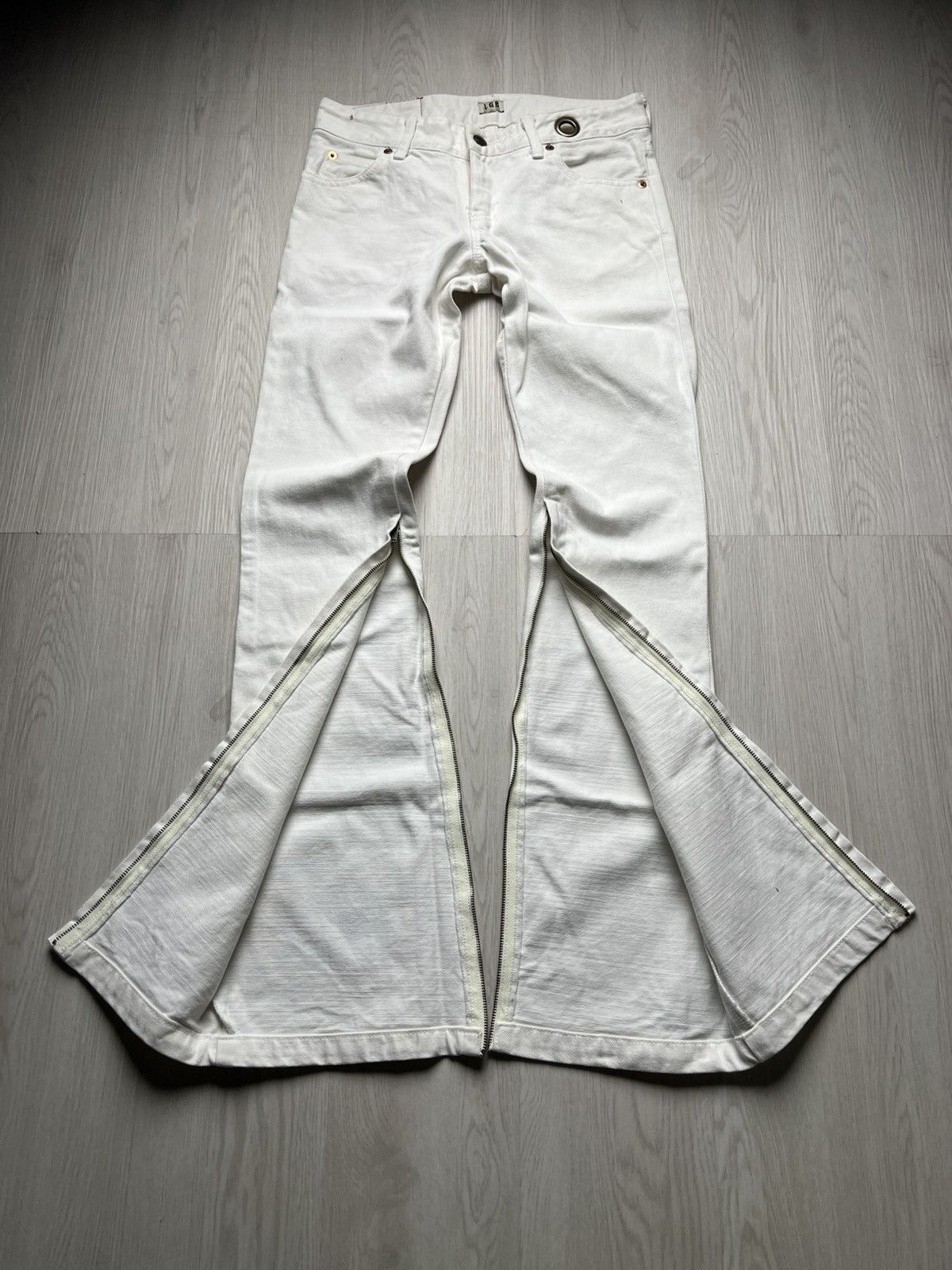 L.G.B Chameleon Flared Zip Denim