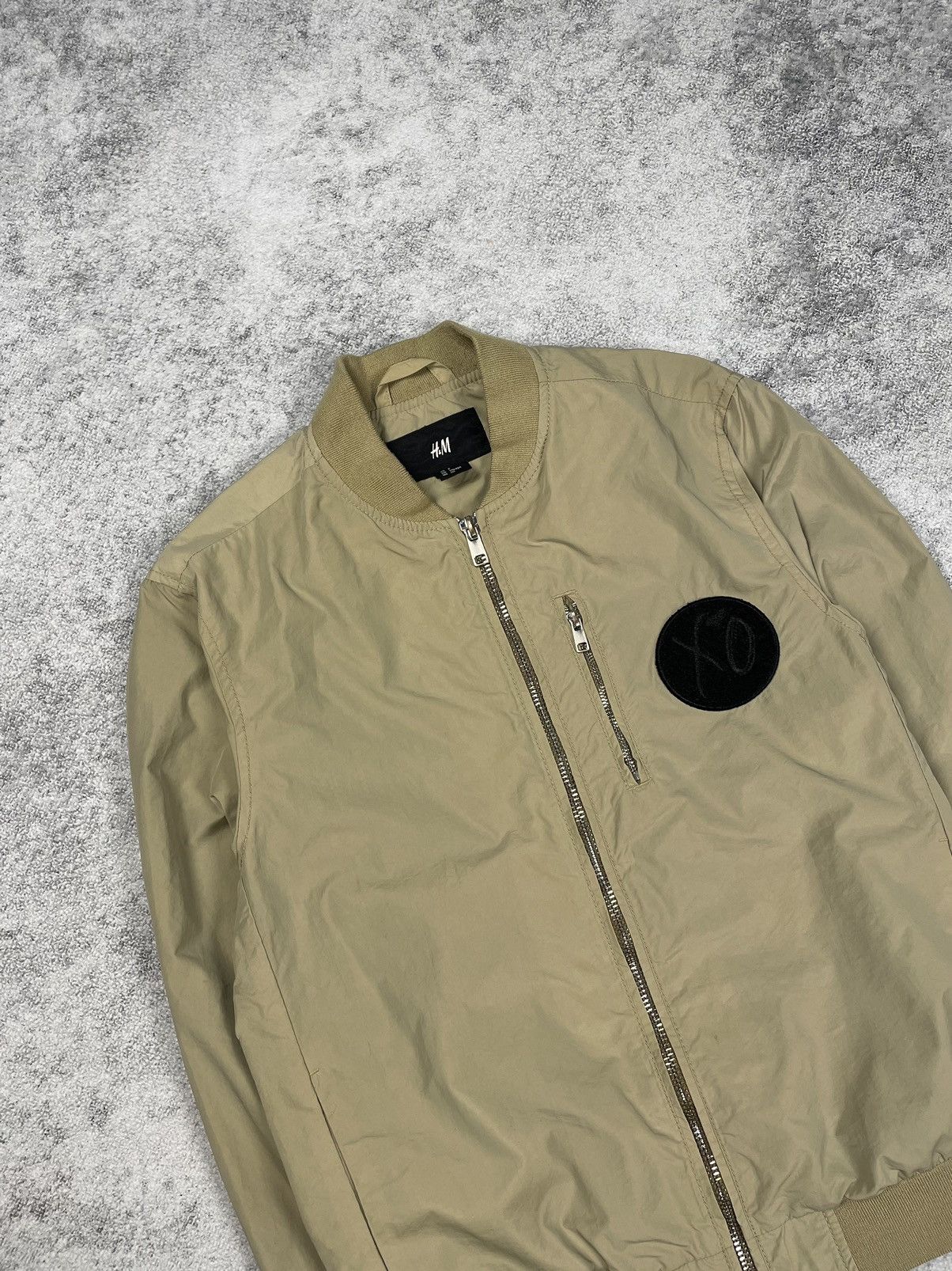 H&M Mens THE WEEKND H&M XO Bomber Jacket Big Logo Size US S / EU 44-46 / 1 - 5 Thumbnail