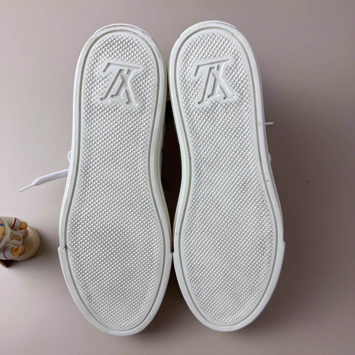 Louis Vuitton LV Black & White Monogram Zipper Sneakers EUR 36.5 Size US 5.5 / IT 35.5 - 6 Thumbnail