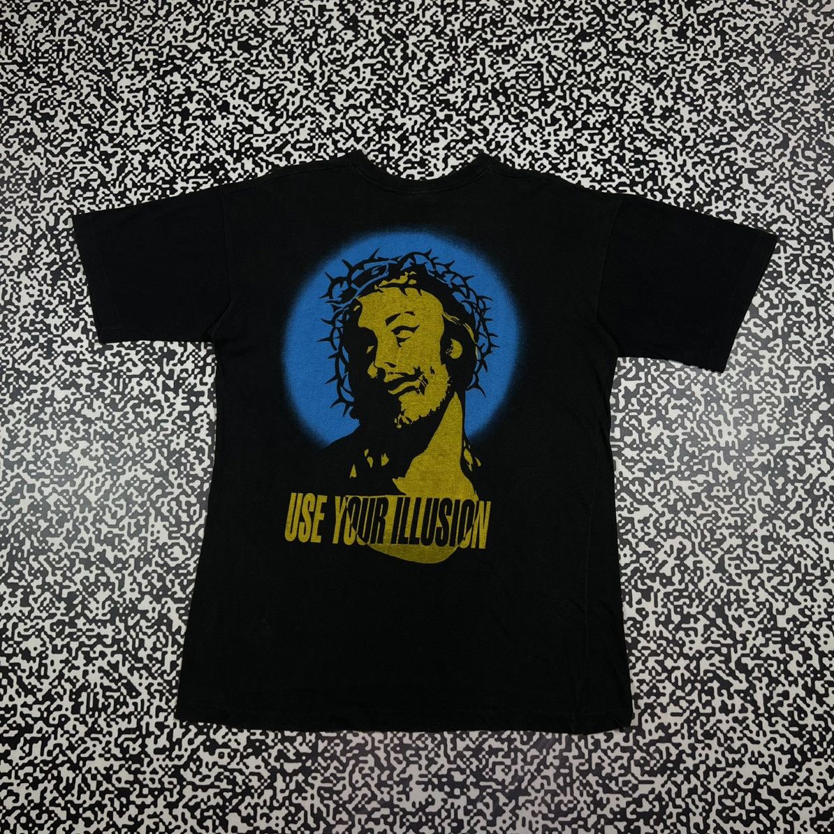 Guns N' Roses Vintage 90s Guns N Roses Axl Rose Use Your Illusion T-shirt Size US XL / EU 56 / 4 - 1 Thumbnail