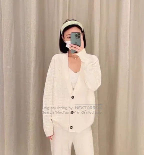 Hermes Hermes Off-white textured knitted full-print cashmere V-ne Size XXS / US 00 / IT 34 - 8 Thumbnail
