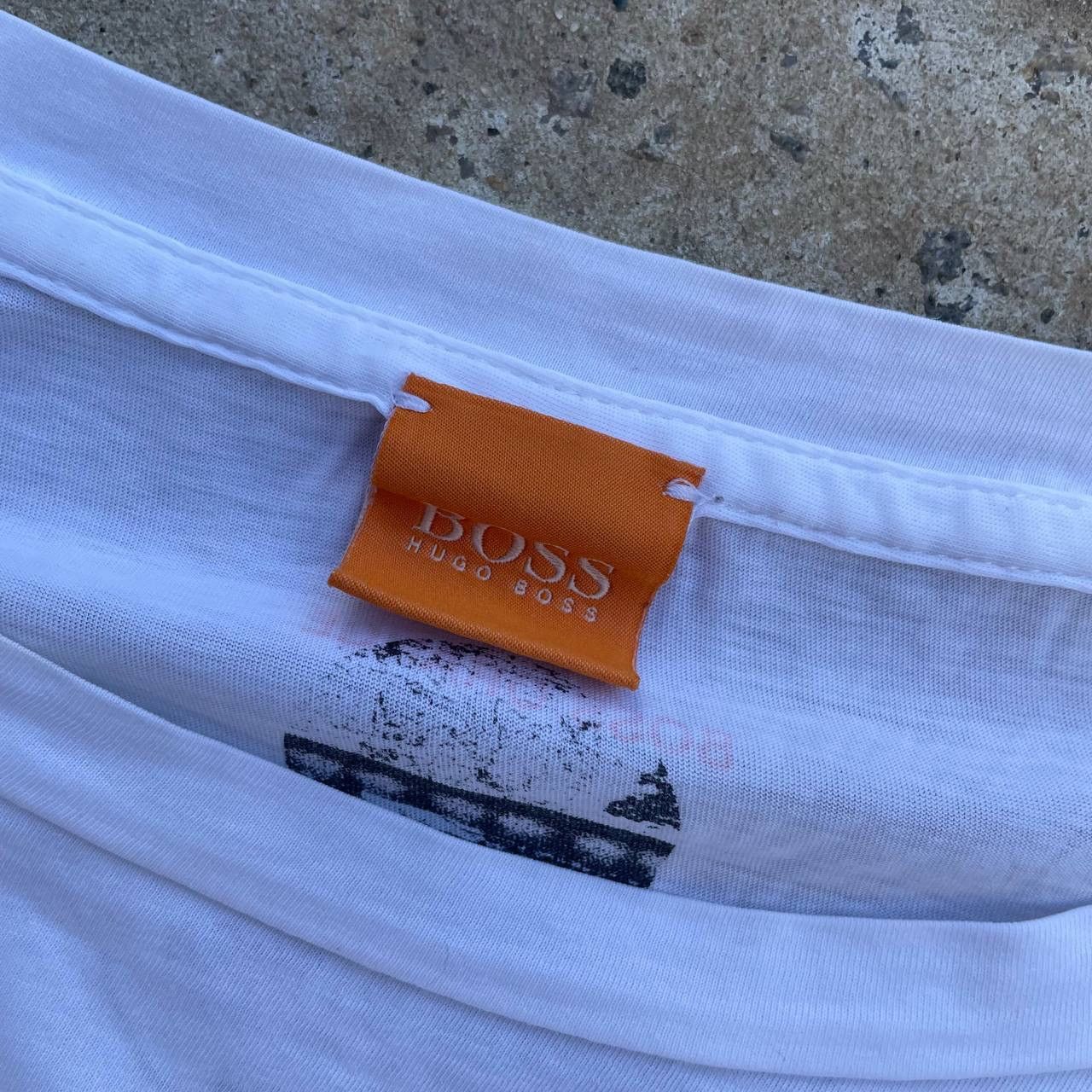 Hugo Boss Vintage Hugo Boss T-shirts Big Logo Y2K 00s USA Size L Size US L / EU 52-54 / 3 - 7 Thumbnail