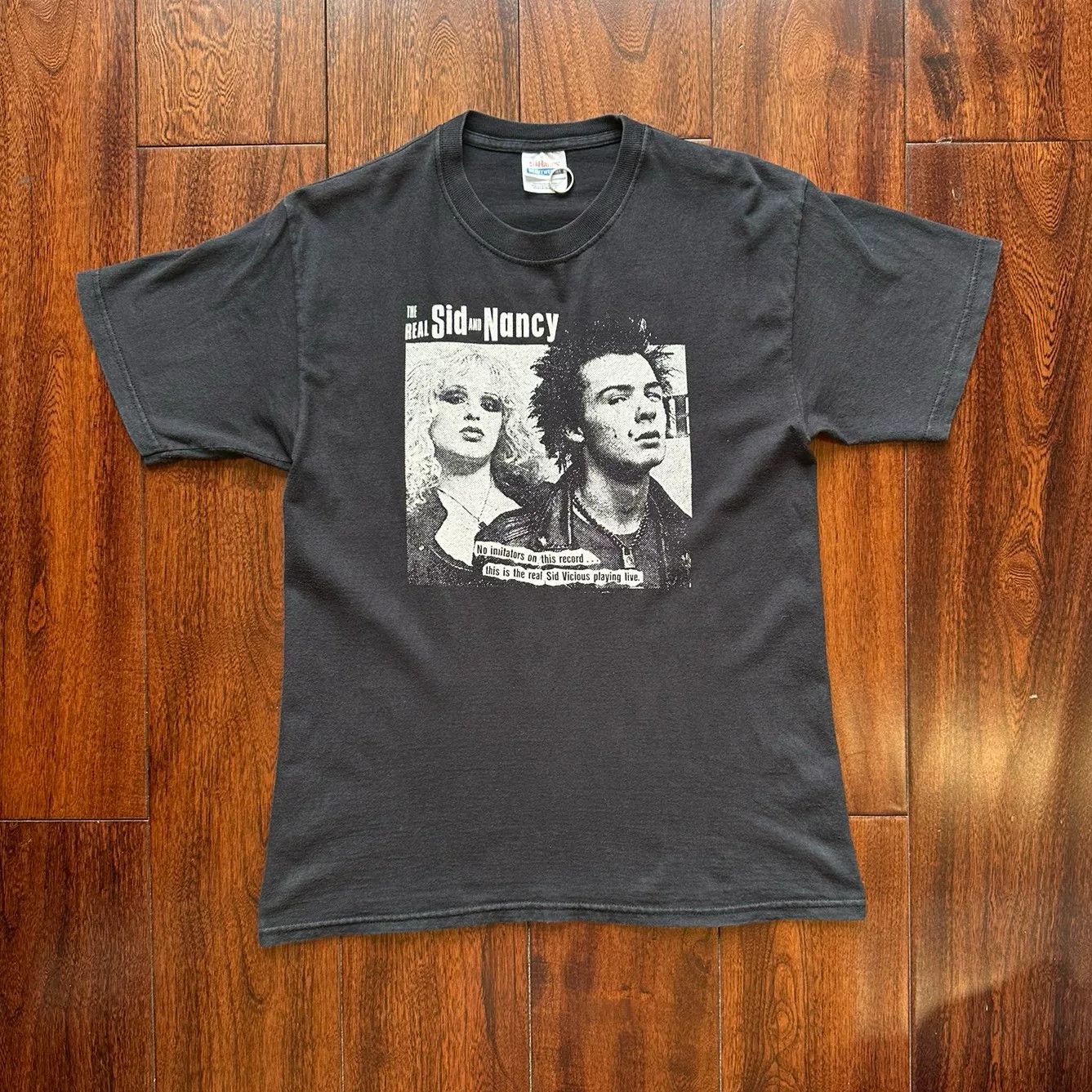 Vintage Sex Pistols Sid & Nancy Vintage 00s Tee Size US M / EU 48-50 / 2 - 1 Thumbnail