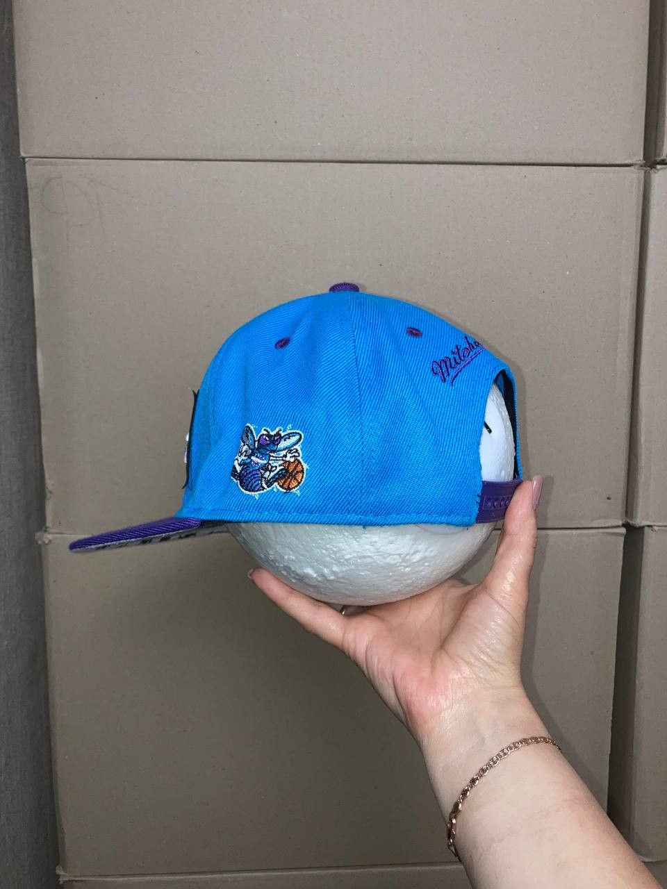 Mitchell & Ness VINTAGE CHARLOTTE HORNETS HAT CAP SNAP BACK NBA BASKETBALL Size ONE SIZE - 7 Thumbnail