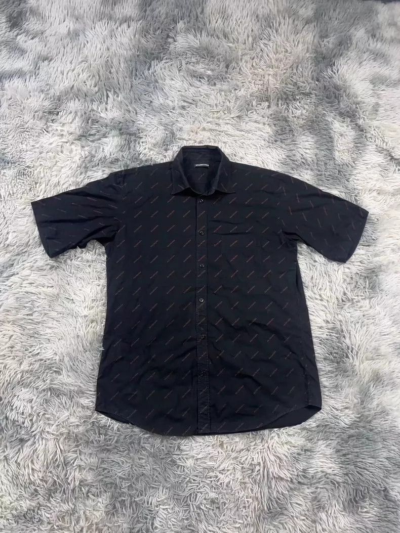 Balenciaga Balenciaga size 38 Full printed shirt Size US XXS / EU 40 - 1 Thumbnail