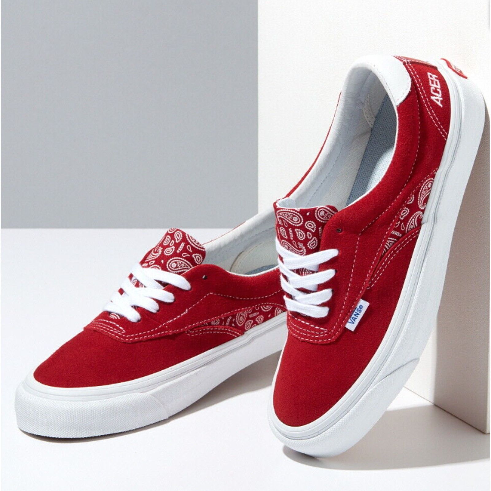 Vans Vans Acer NI SP Bandana Chili Pepper Sneaker VN0A4UWY8CK Size US 9 / EU 42 - 3 Thumbnail
