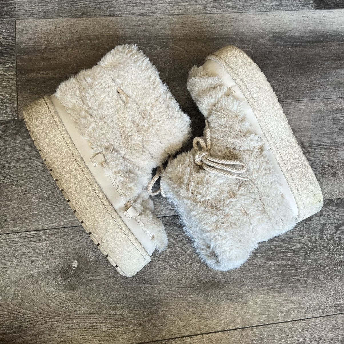 H&M H&M Warm-Lined Snow Fur Boots Women’s Size 7 Beige Rare Size US 7 / IT 37 - 2 Thumbnail