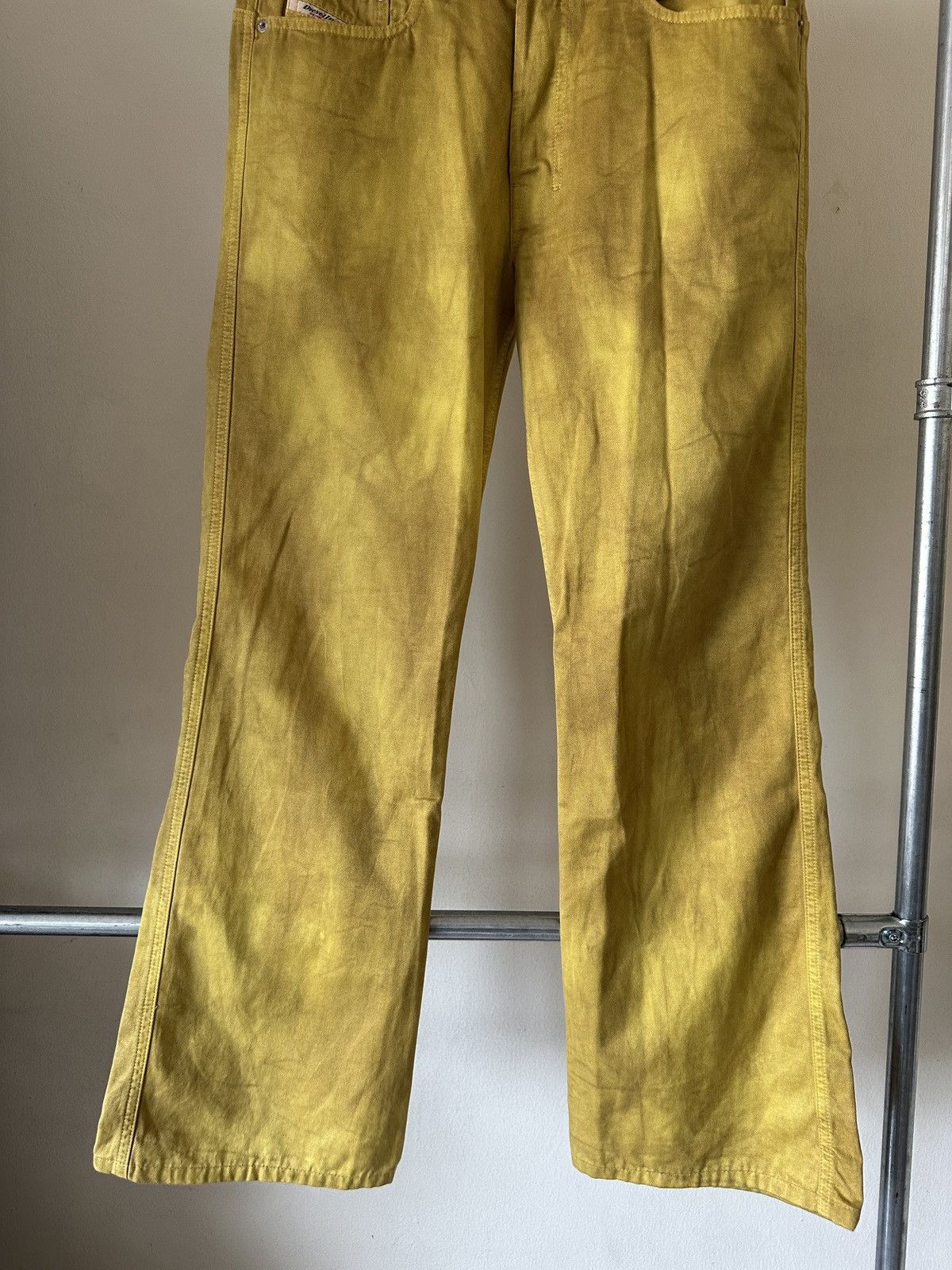 Diesel 2000s Diesel Dirty Stain Yellow flare Jeans Size US 32 / EU 48 - 3 Thumbnail