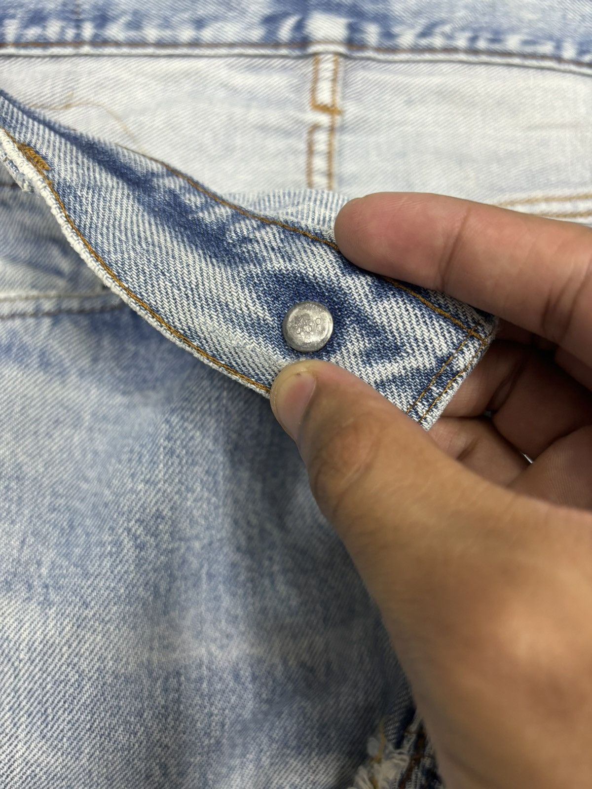 Levi's × Vintage Levis 501 Selvedge Button 558 Distress Denim Jean Size US 30 / EU 46 - 7 Thumbnail