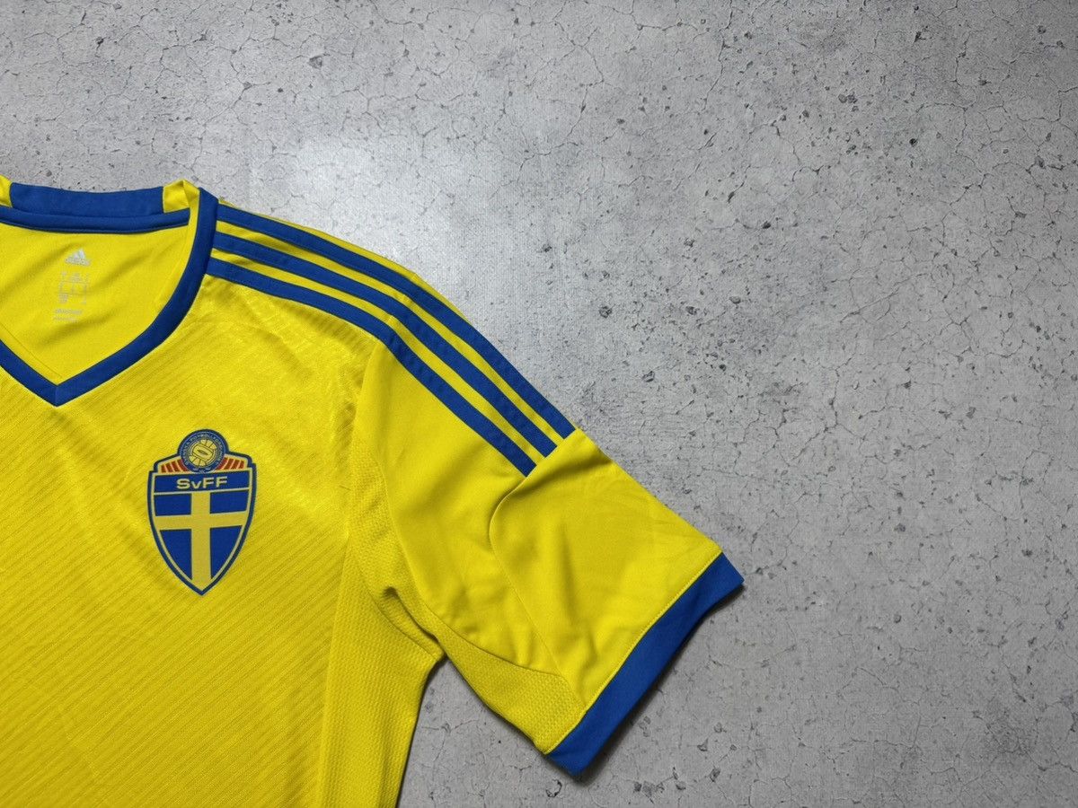 Adidas Adidas Sweden Team 2012/2013 Soccer Jersey Vintage Size US S / EU 44-46 / 1 - 2 Thumbnail