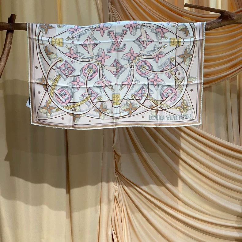 Louis Vuitton Louis Vuitton Pink presbyopic leather chain printed mulber Size ONE SIZE - 1 Thumbnail
