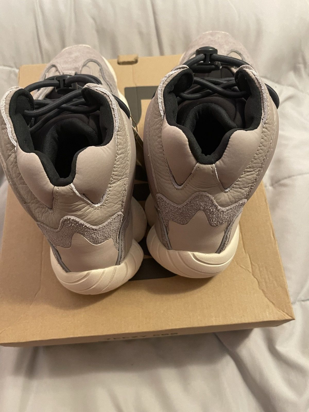 Yeezy Yeezy 500 mist stone Size US 11 / EU 44 - 2 Thumbnail
