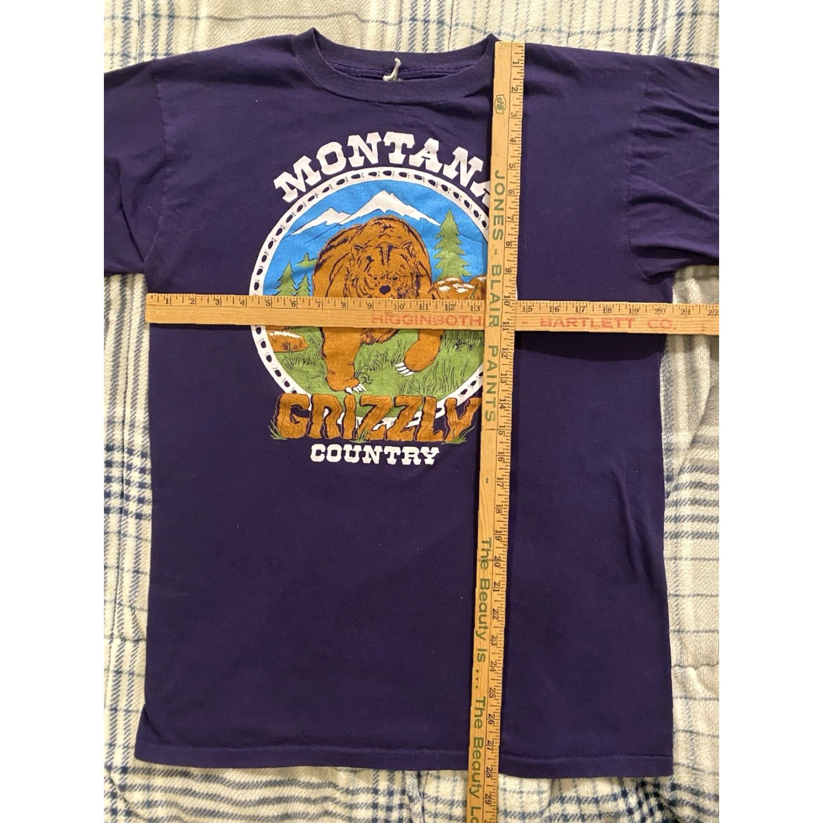 Vintage VINTAGE Montana Grizzly Country T Shirt Purple Adult L Mens Short Sleeve Crew Neck Cotton Blend Graphic Print 90s Animals Nature Regular Fit Size US L / EU 52-54 / 3 - 4 Thumbnail