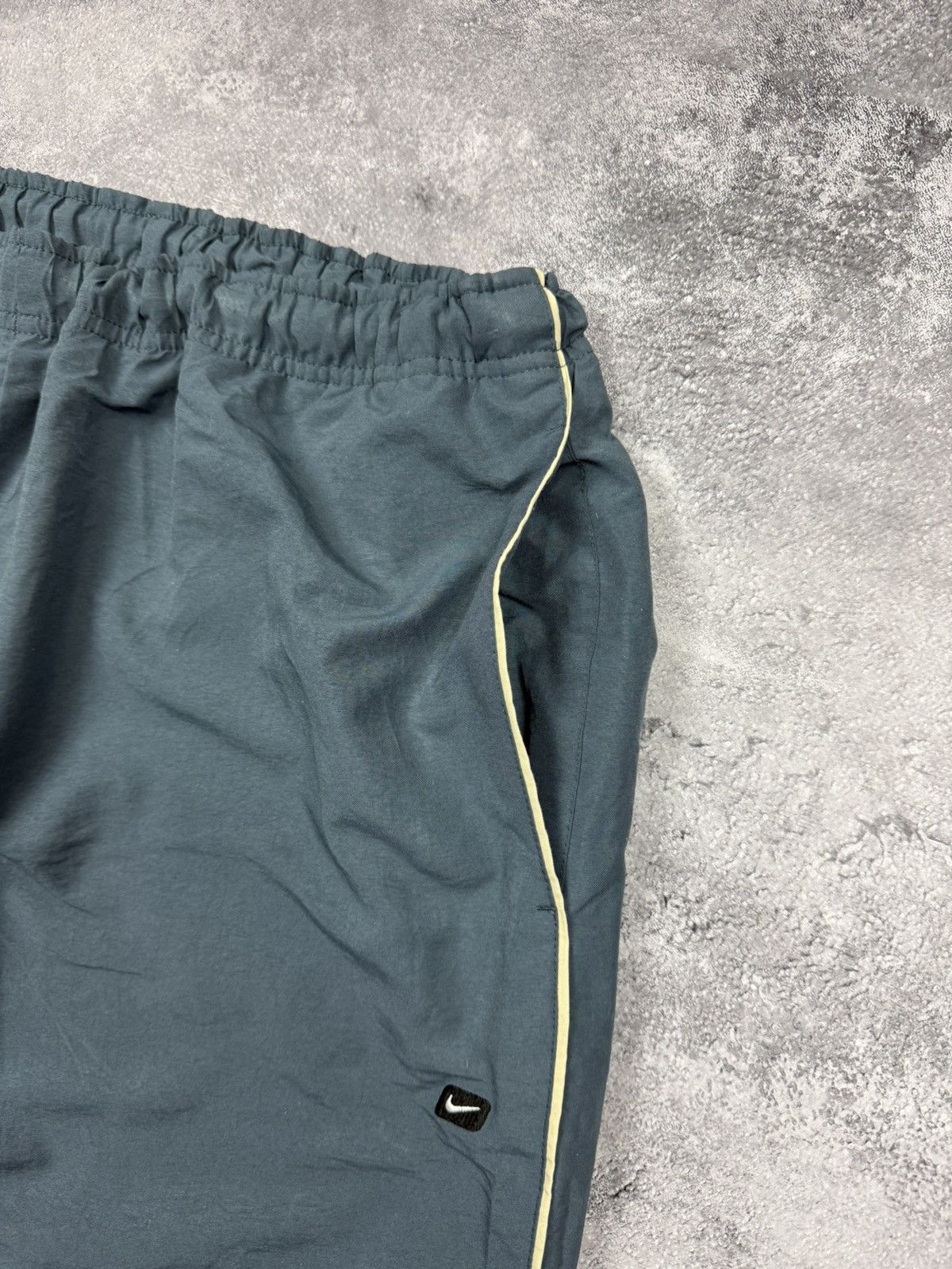 Nike Nike Vintage Track Pants Swoosh Y2K Baggy Sweatpants Hype Size US 36 / EU 52 - 13 Thumbnail