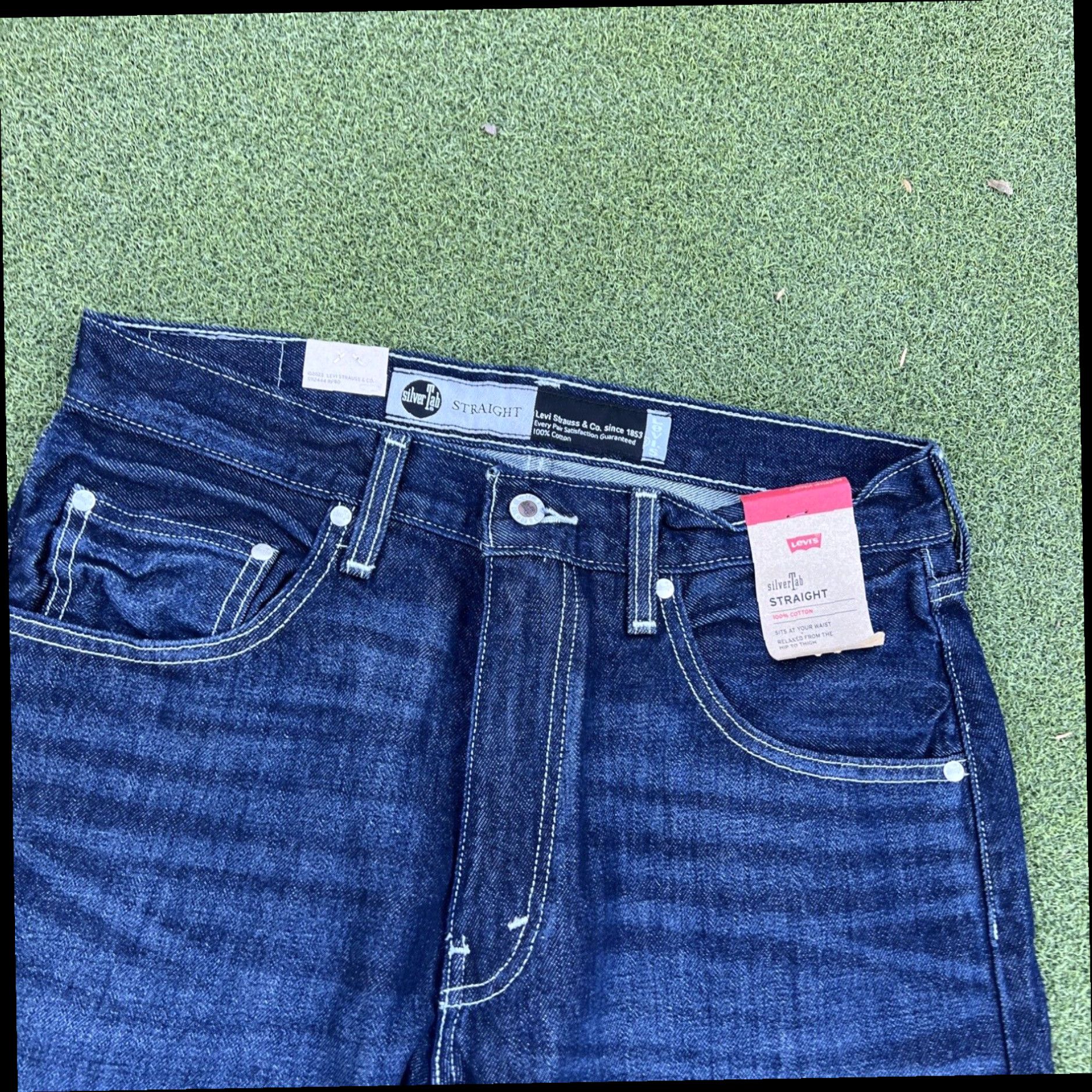 Authentic Levi's SilverTab New Unworn Men's Dark Wash Straight Leg Jeans 32 Inch Waist 32 Inch Inseam