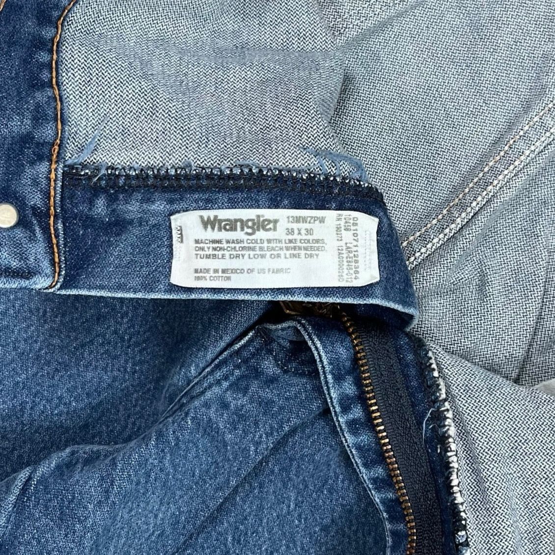 Wrangler Vintage Y2K Wrangler Jeans 38x30 Relaxed Medium Wash Denim Size US 38 / EU 54 - 4 Thumbnail