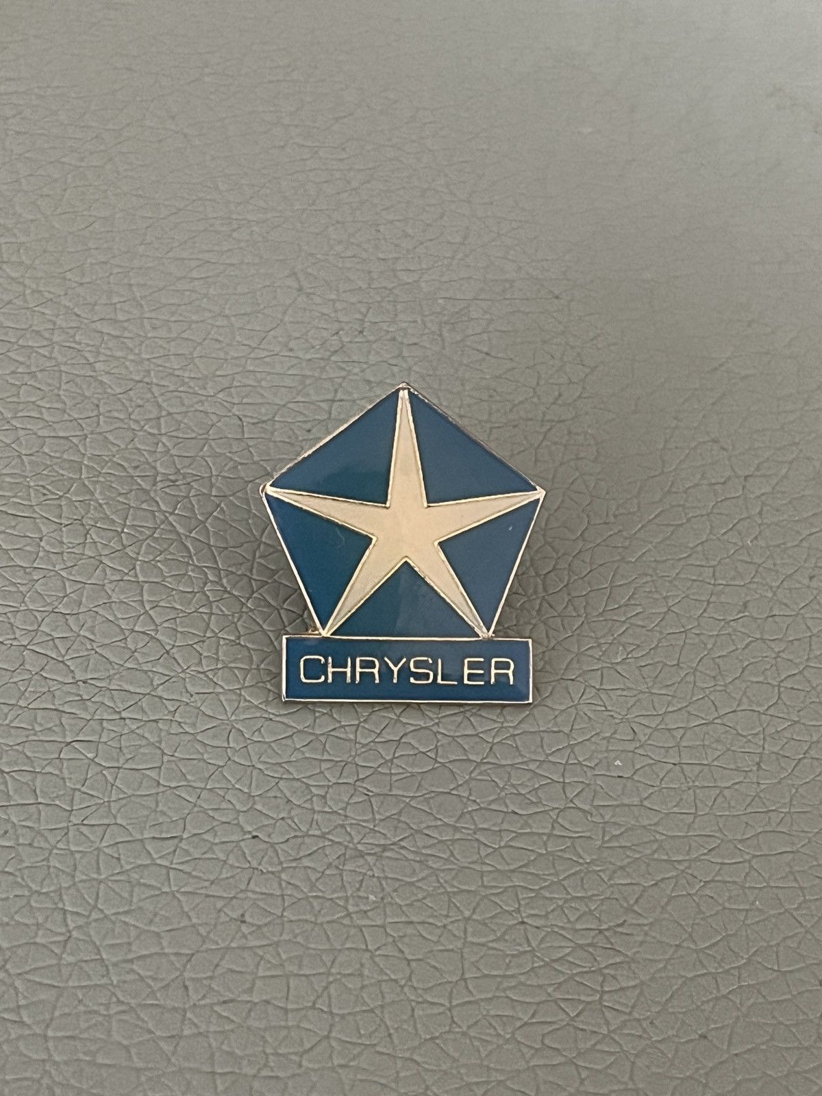 Vintage Chrysler car logo vintage pin Size ONE SIZE - 1 Thumbnail