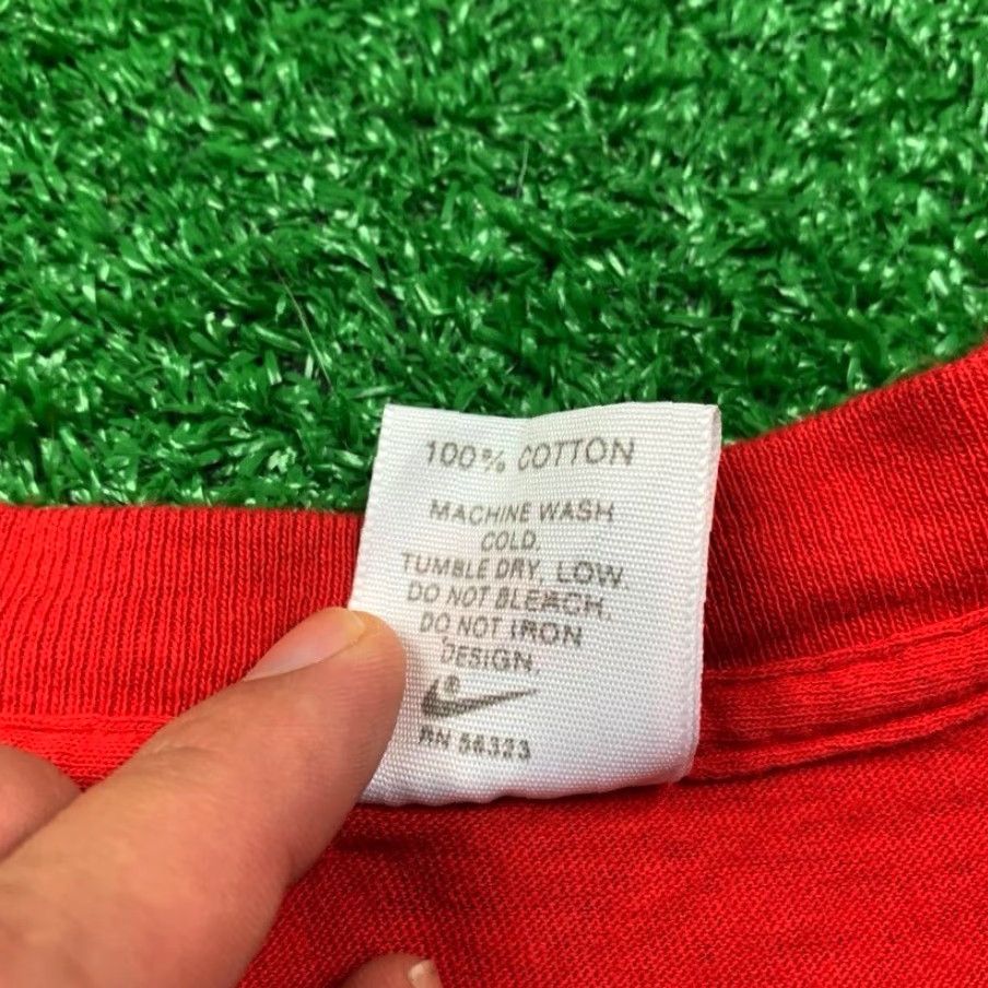 Nike VINTAGE Nike T Shirt USA 90s Red Crew Neck Short Sleeve XL Mens Graphic Tee USA 1980s Sportswear/Beach Size US XL / EU 56 / 4 - 5 Thumbnail