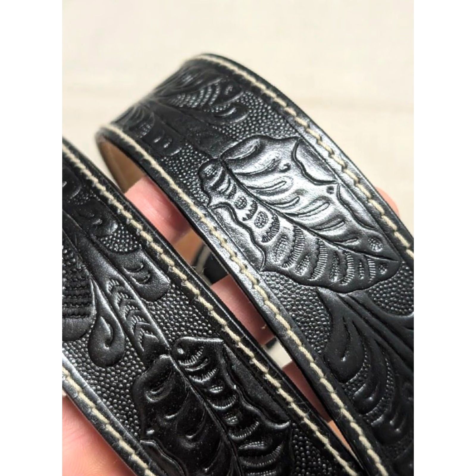 Vintage VINTAGE western belt belt Oak Leaves Leather Cowhide 42 Black Mens 1-5/8" Adults 42 Western Size 42 - 6 Thumbnail