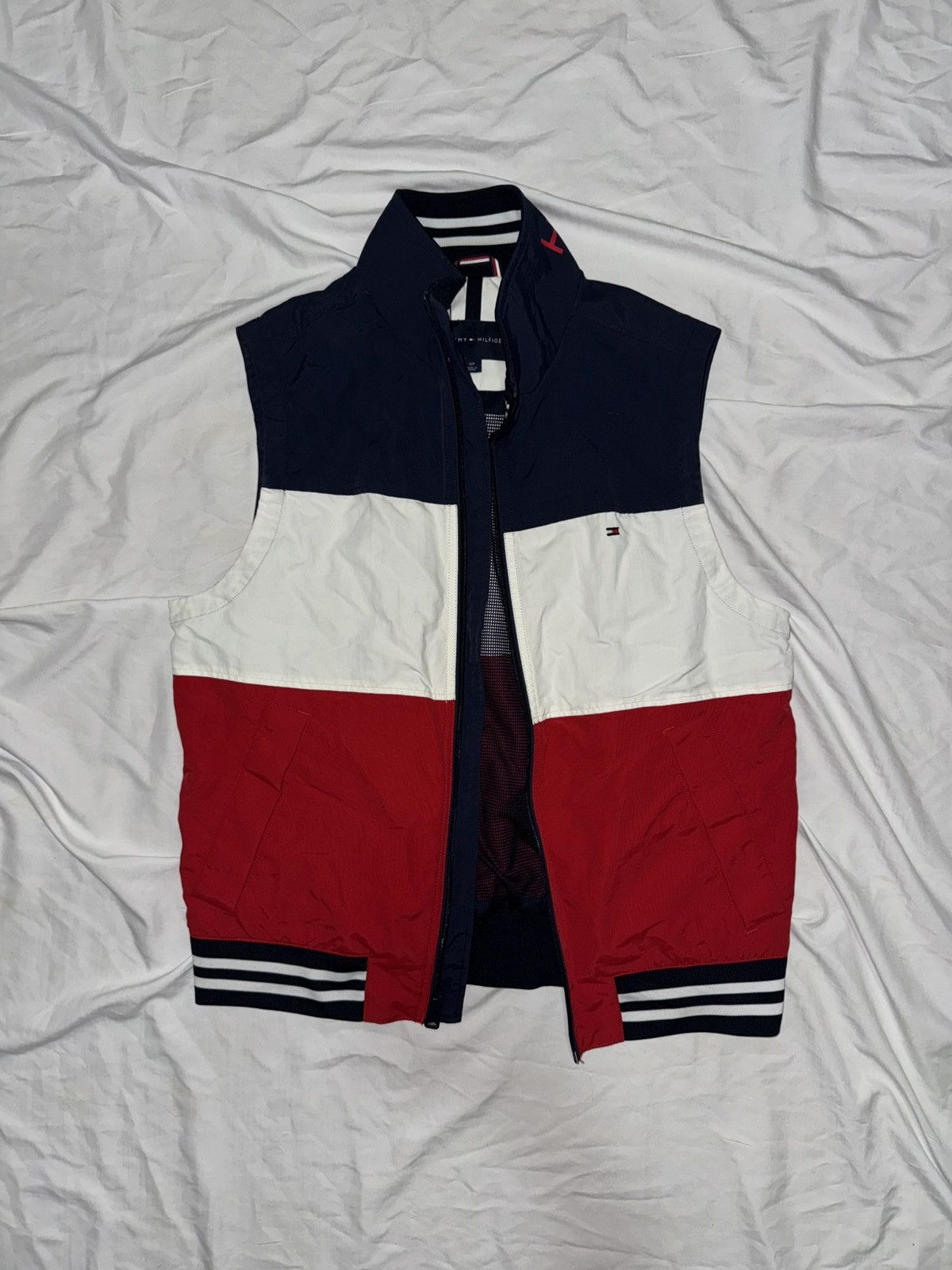 Tommy Hilfiger Vintage Tommy Hilfiger Vest Size US S / EU 44-46 / 1 - 1 Thumbnail