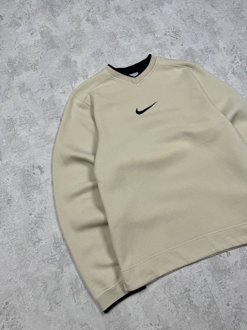 Nike Vintage Nike Y2K Sweatshirt Center Logo Size US S / EU 44-46 / 1 - 2 Thumbnail