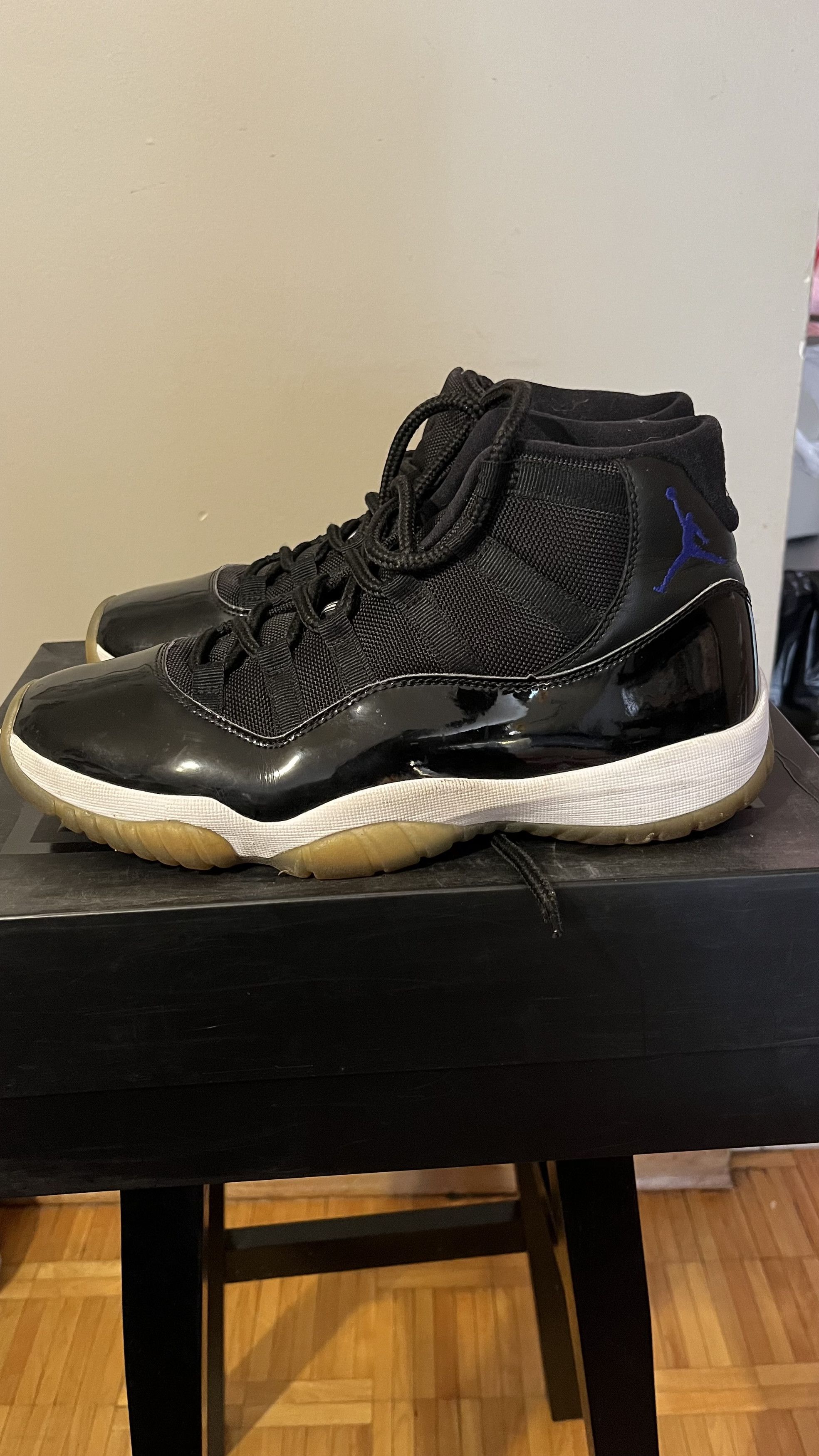 Jordan Brand Air Jordan 11s 2016 Space Jam Size US 9.5 / EU 42-43 - 1 Thumbnail