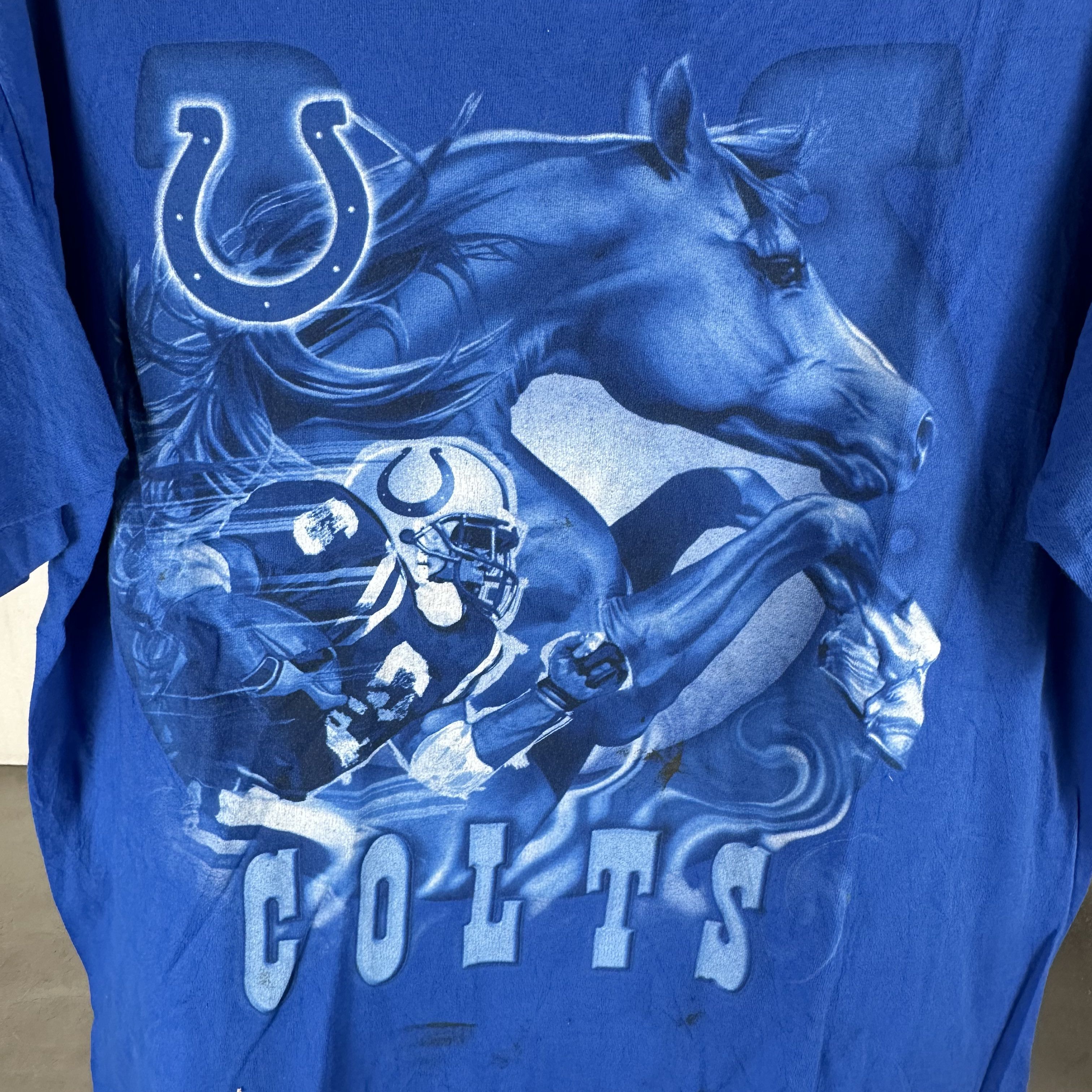Vintage Vintage 90s Indianapolis Colts Football NFL Graphic T-shirt Size US XL / EU 56 / 4 - 2 Thumbnail