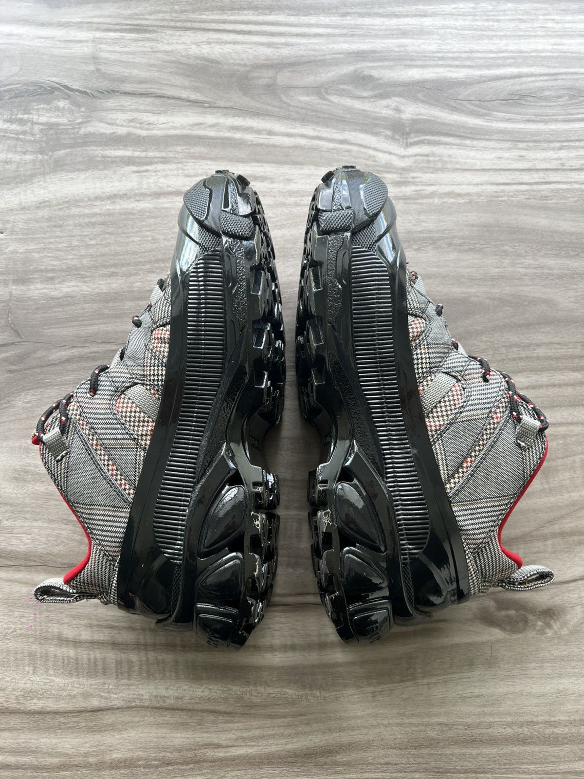 Burberry WORN ONCE Burberry Arthur Sneaker Size 9 Women’s (EU 40) Size US 9 / IT 39 - 3 Thumbnail