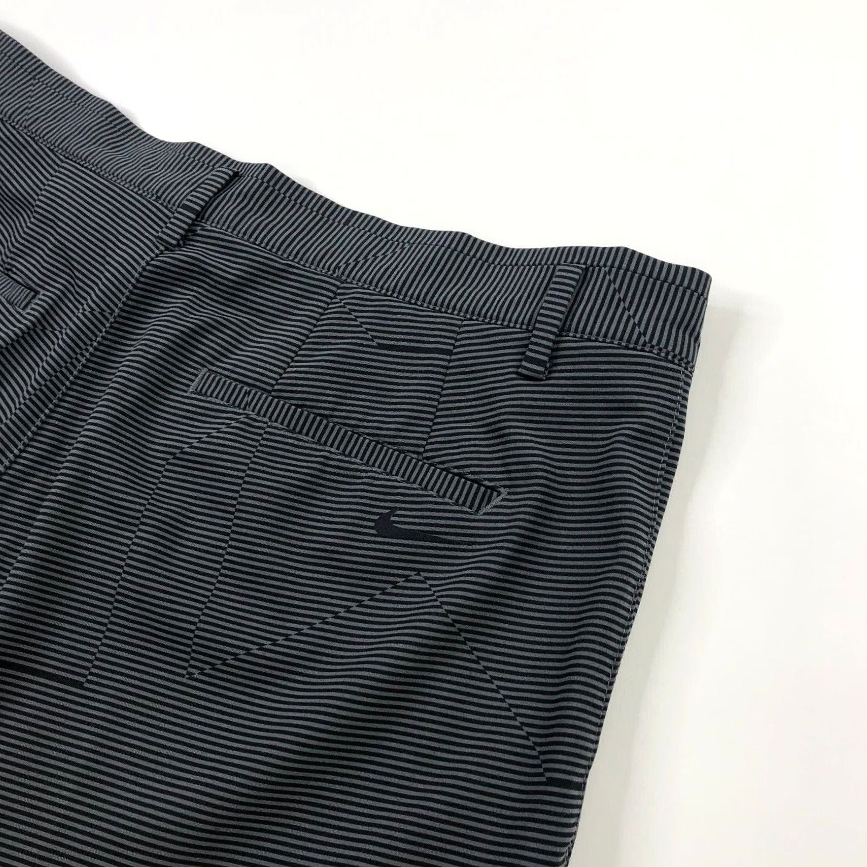 Nike Nike Dri-Fit 34 (Fit 34W) Golf Polyester Stretch Flat 10" Chino Shorts (Gray) Men 34 Regular Belt Loops Front Pockets Stretch 90s Casual Size US 34 / EU 50 - 2 Thumbnail