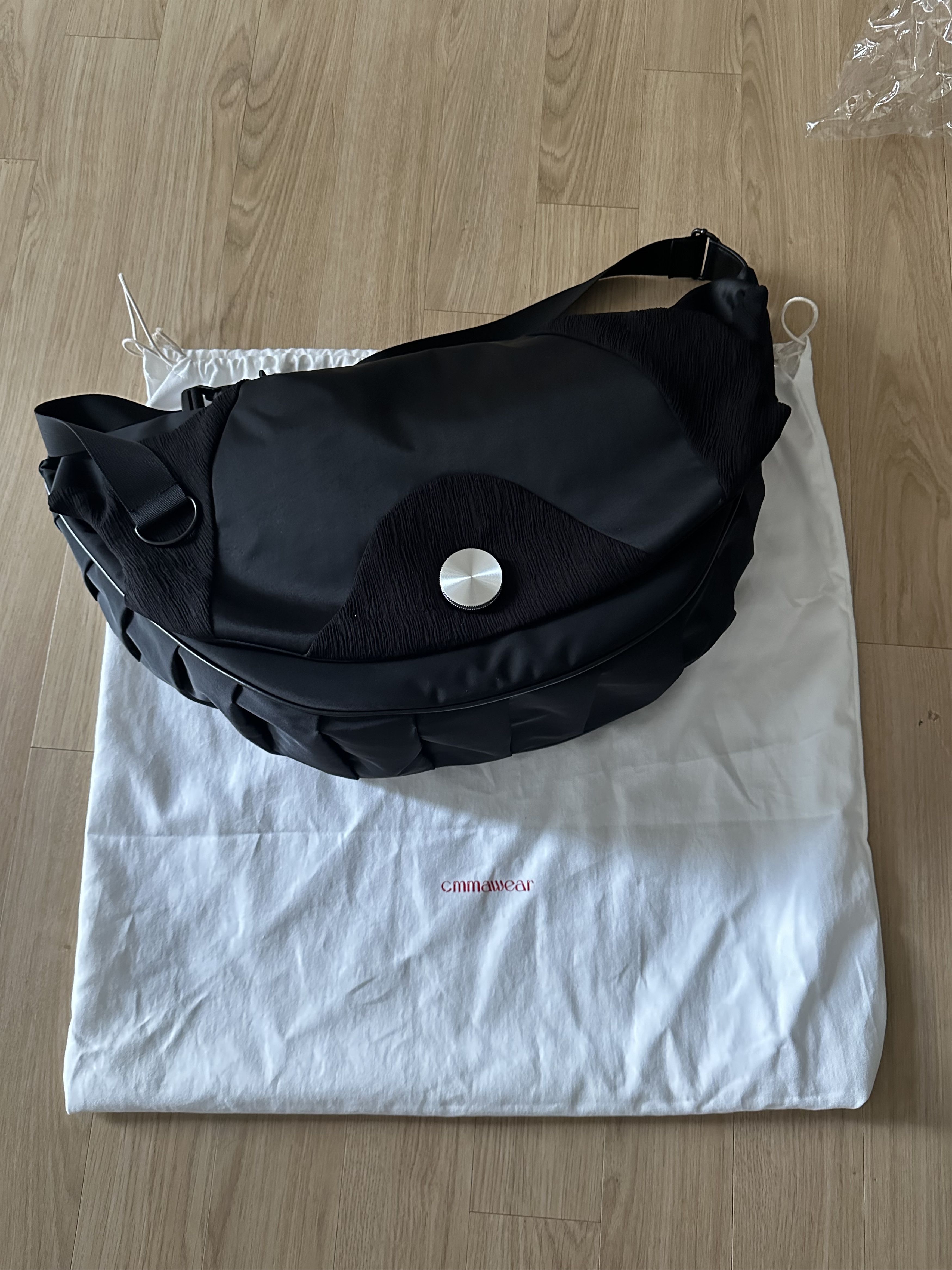 CMMAWEAR Cmmawear large gyoza cresent bag black | Grailed
